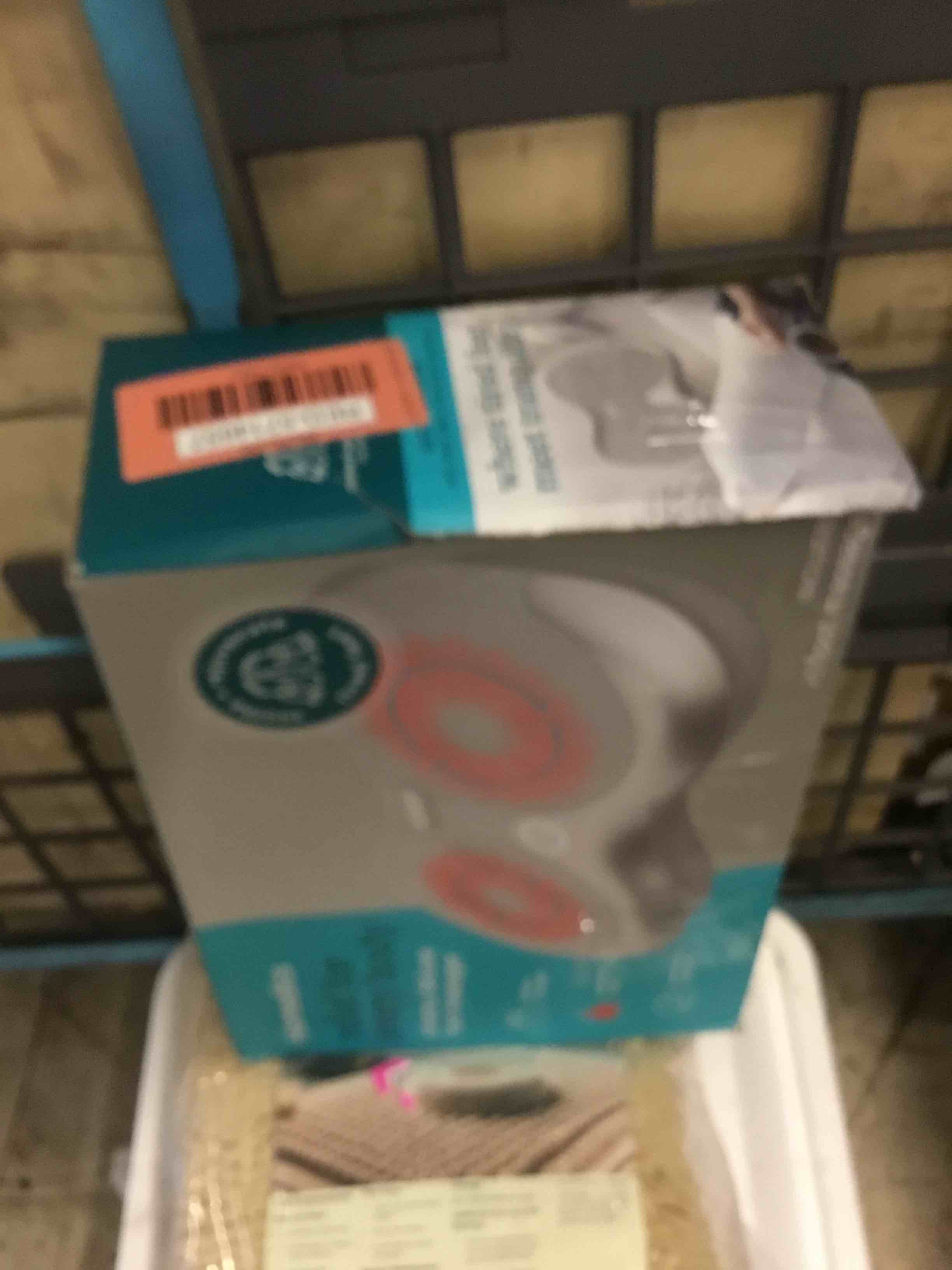 https://s3.amazonaws.com/lotting-images-prod/bidfta/RED5714657_1750974450990.jpeg