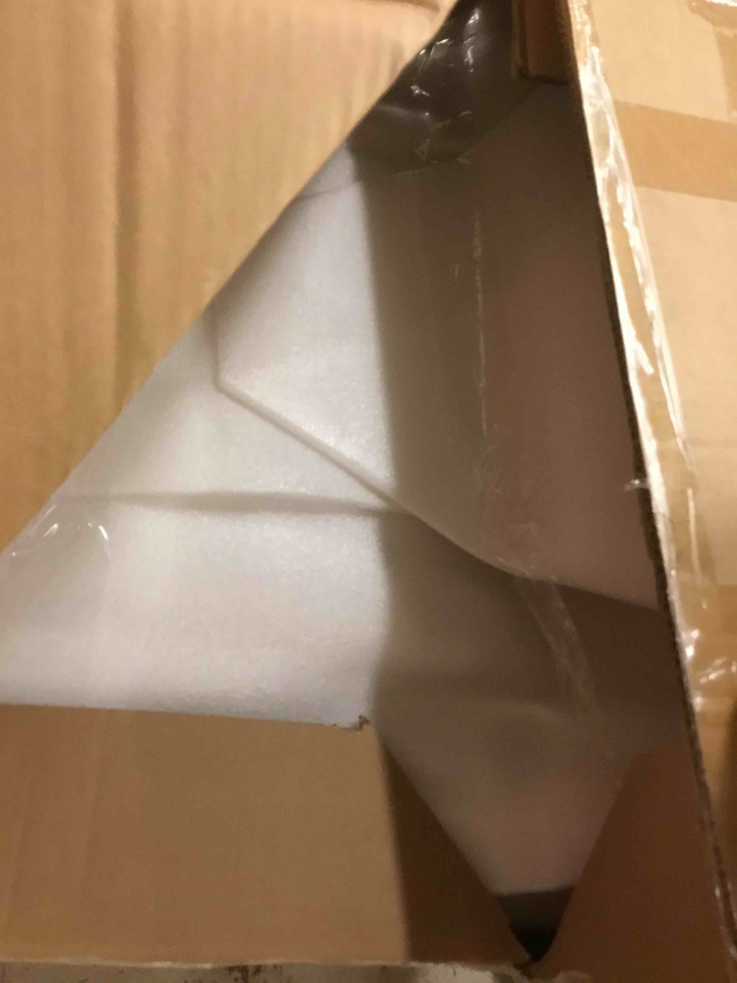 https://s3.amazonaws.com/lotting-images-prod/bidfta/RED5714684_1751567500821.jpeg