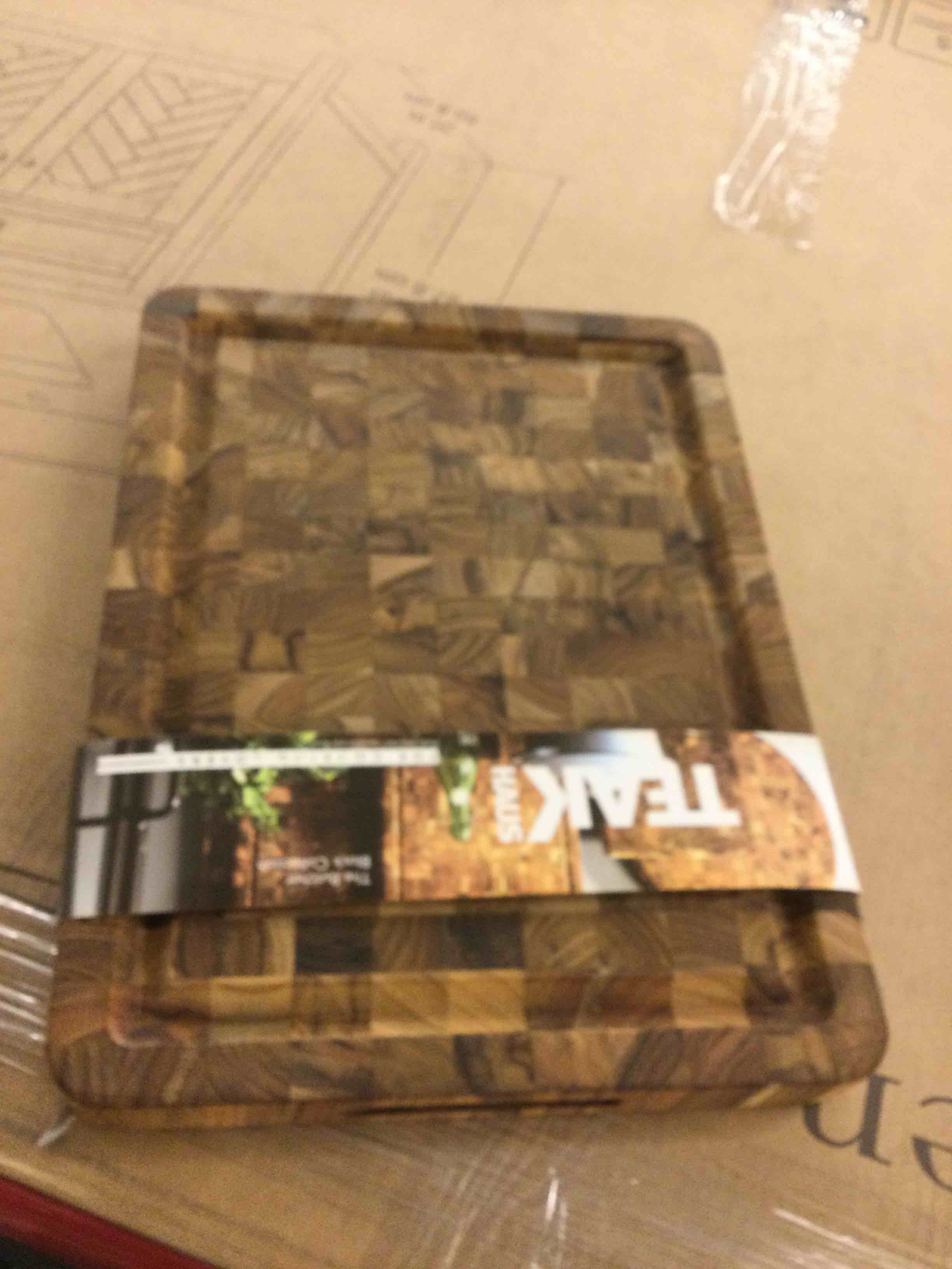 https://s3.amazonaws.com/lotting-images-prod/bidfta/RED5714790_1752679027629.jpeg