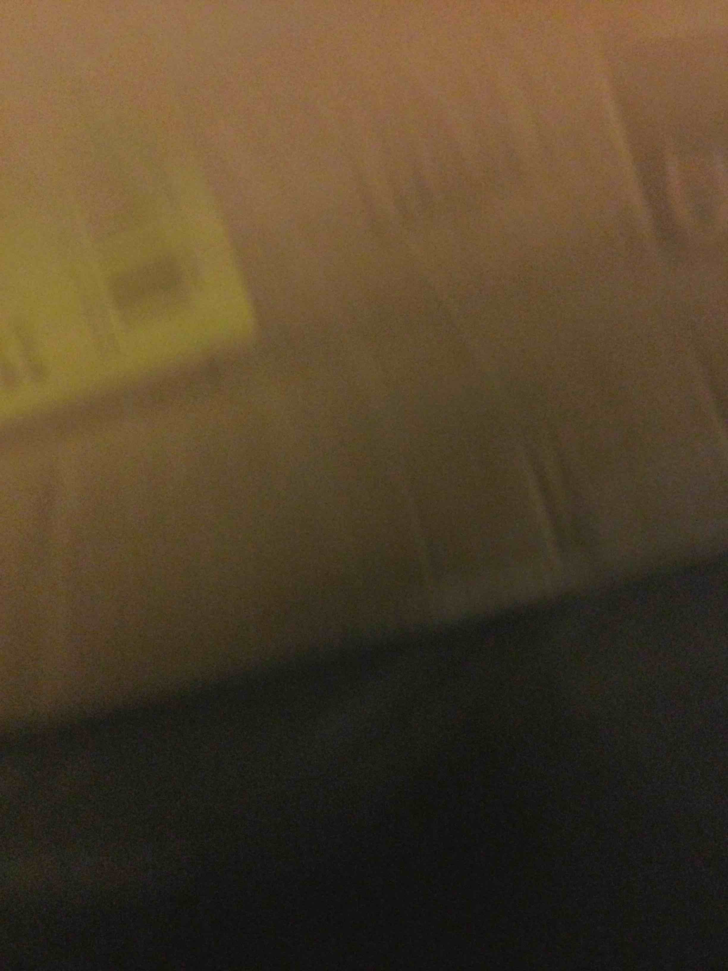 https://s3.amazonaws.com/lotting-images-prod/bidfta/RED5714823_1753715046383.jpeg