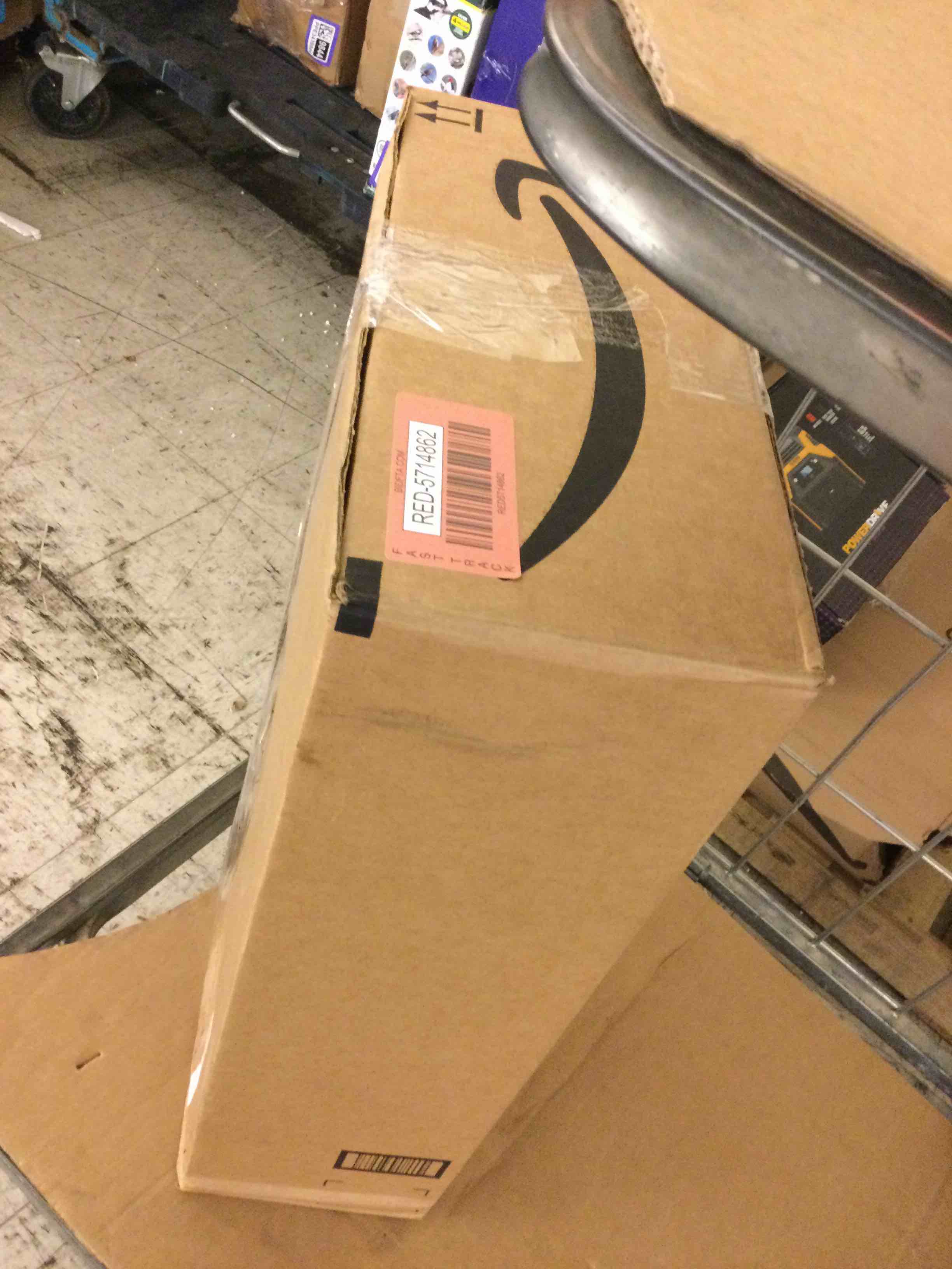 https://s3.amazonaws.com/lotting-images-prod/bidfta/RED5714862_1753731271405.jpeg
