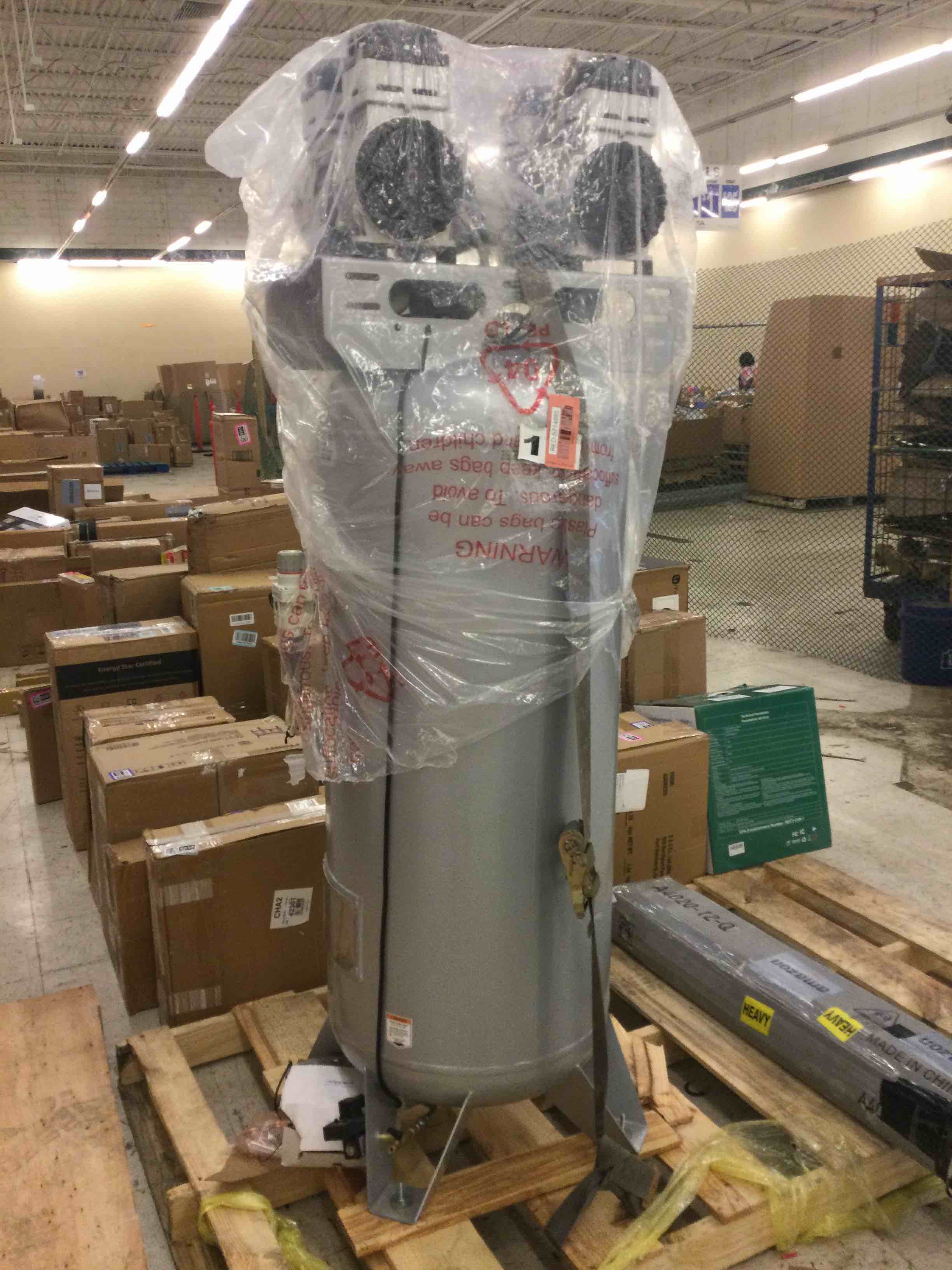https://s3.amazonaws.com/lotting-images-prod/bidfta/RED5714885_1753800936850.jpeg