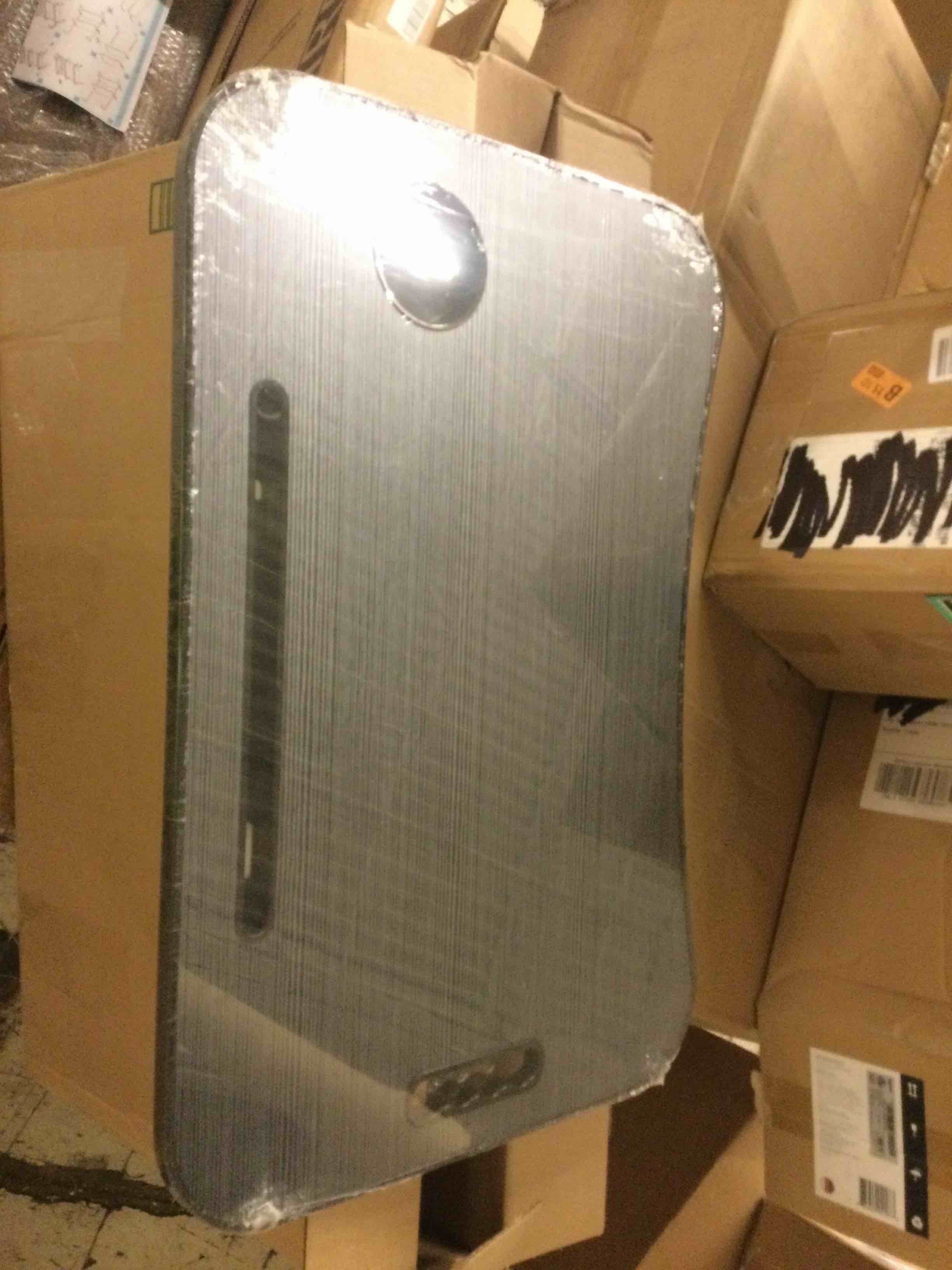https://s3.amazonaws.com/lotting-images-prod/bidfta/RED5714909_1753826083976.jpeg