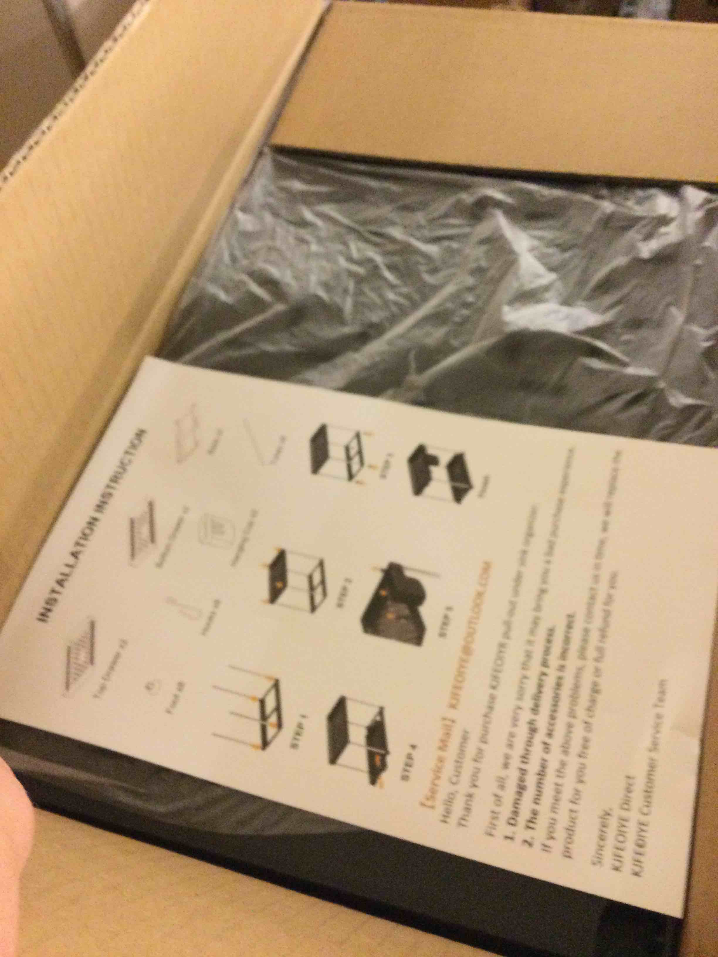 https://s3.amazonaws.com/lotting-images-prod/bidfta/RED5714913_1753889714820.jpeg