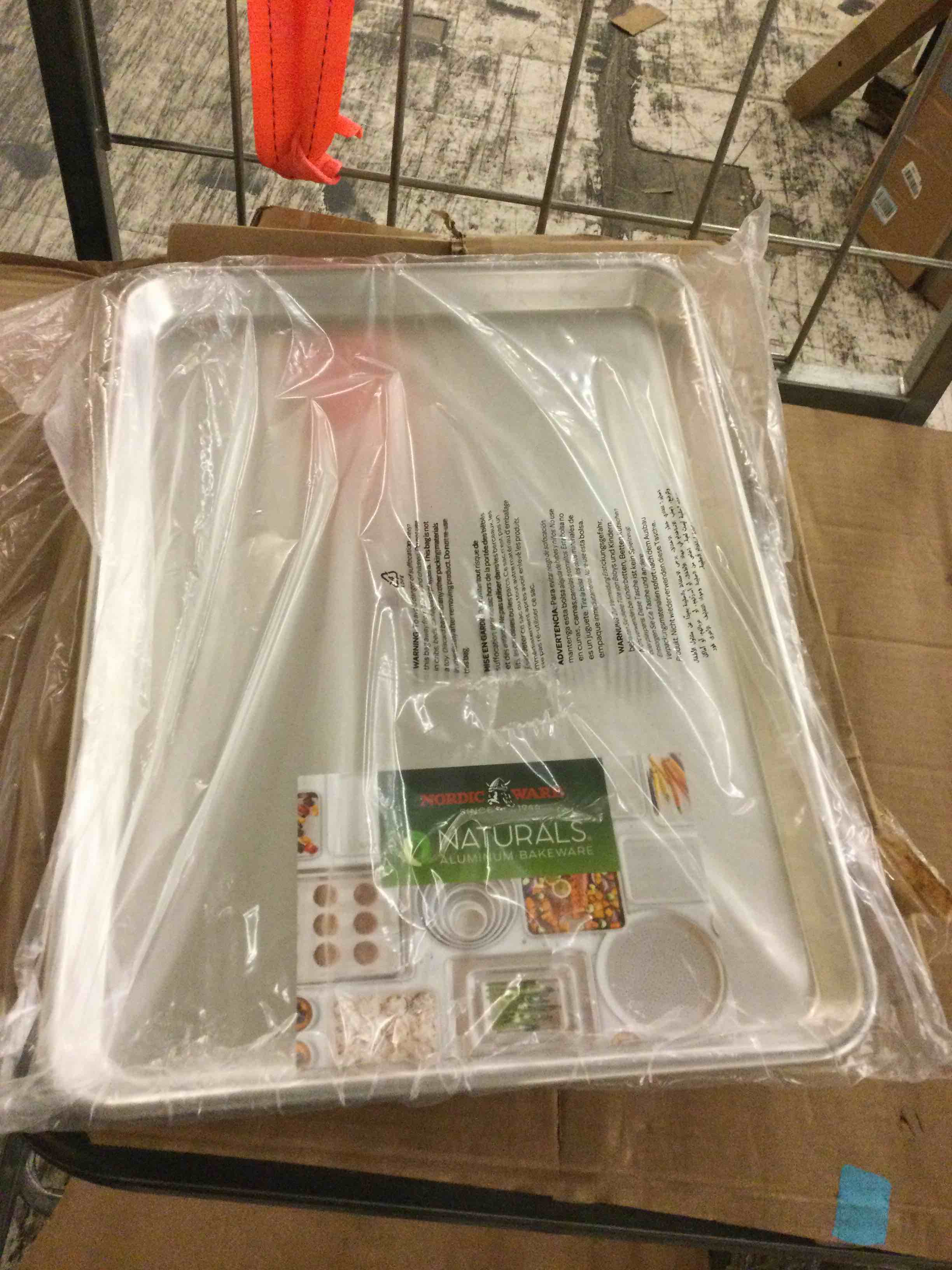 https://s3.amazonaws.com/lotting-images-prod/bidfta/RED5714925_1753896715889.jpeg