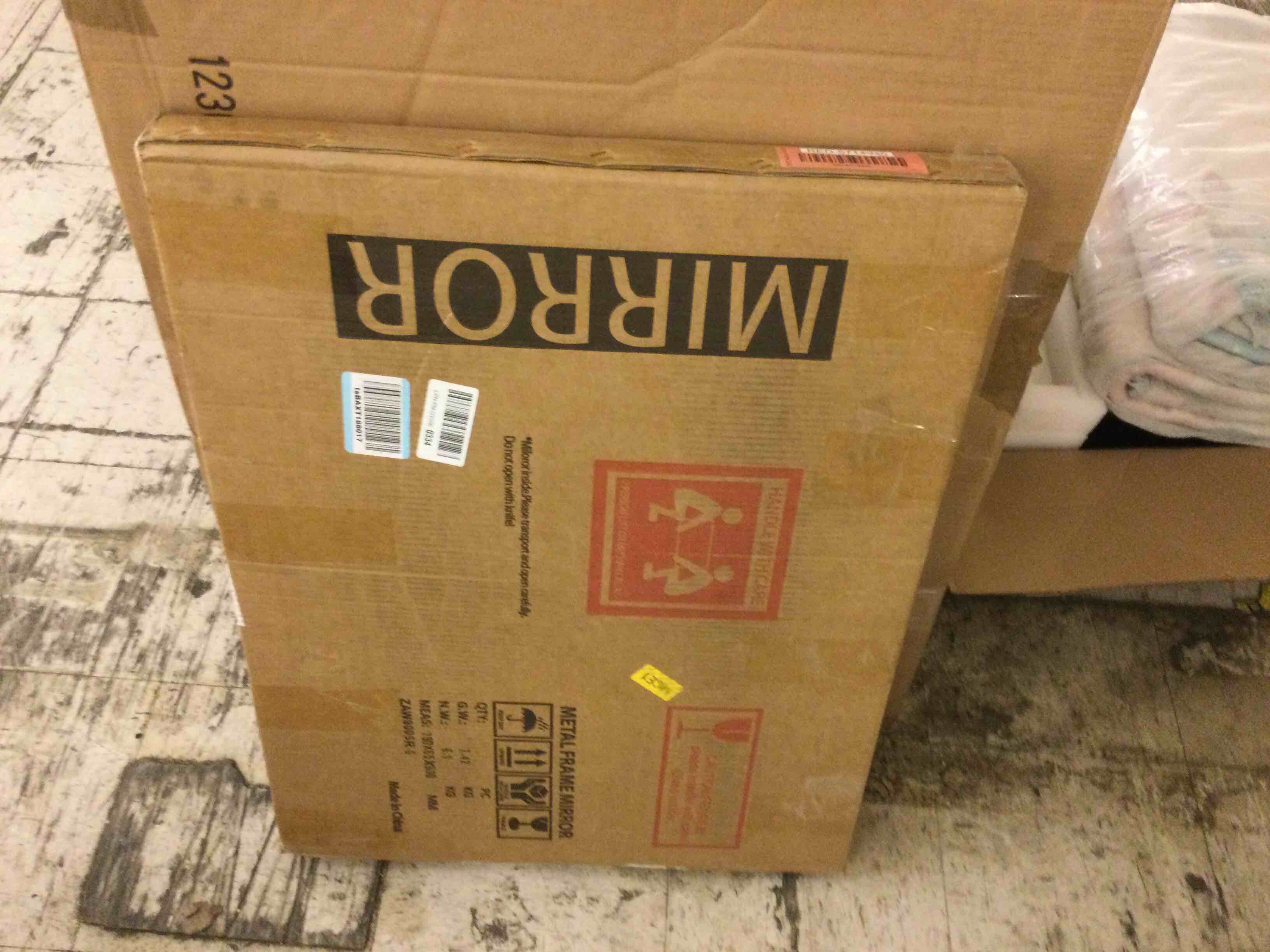https://s3.amazonaws.com/lotting-images-prod/bidfta/RED5714940_1753907902810.jpeg