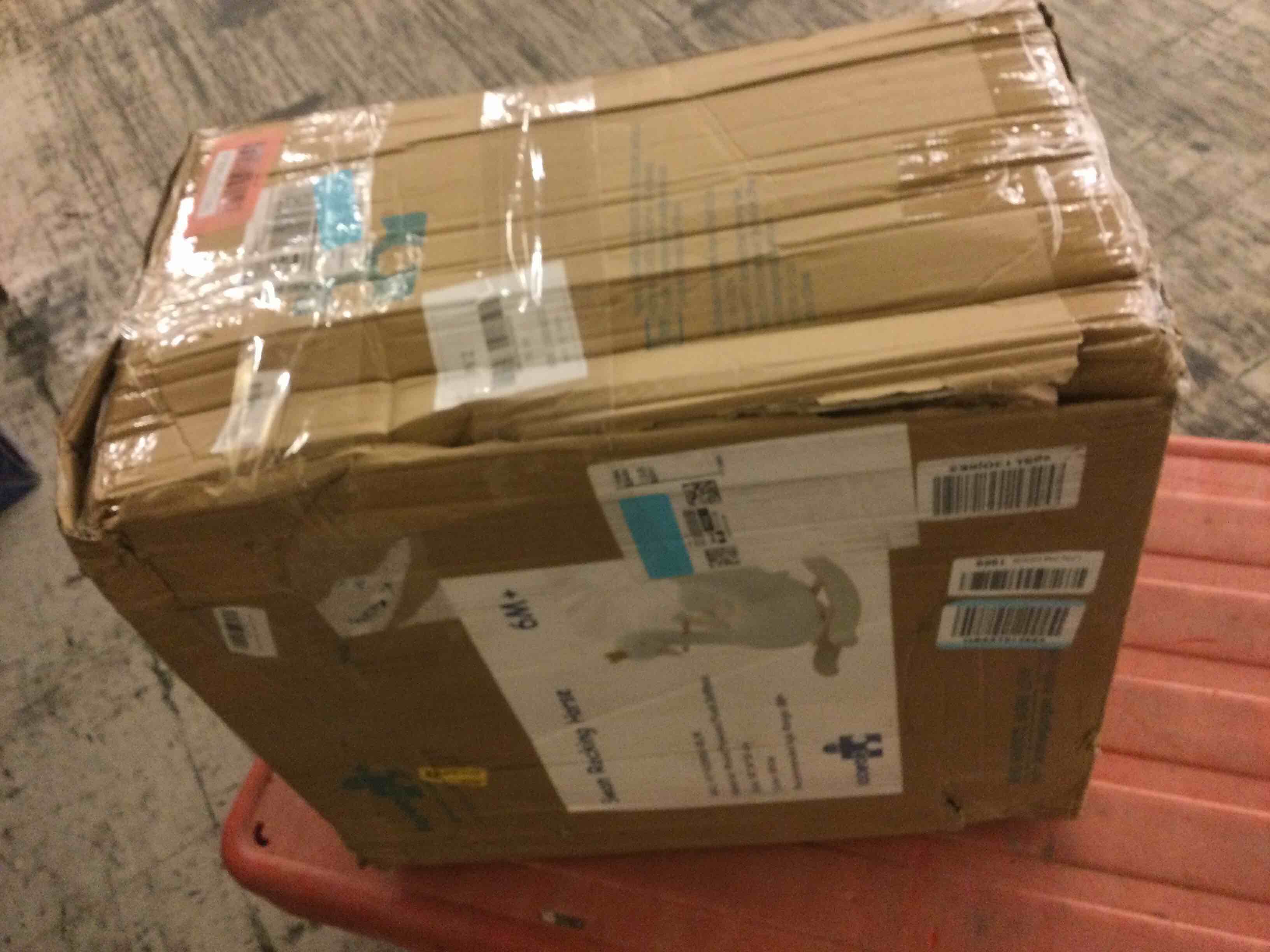 https://s3.amazonaws.com/lotting-images-prod/bidfta/RED5714984_1754422201543.jpeg