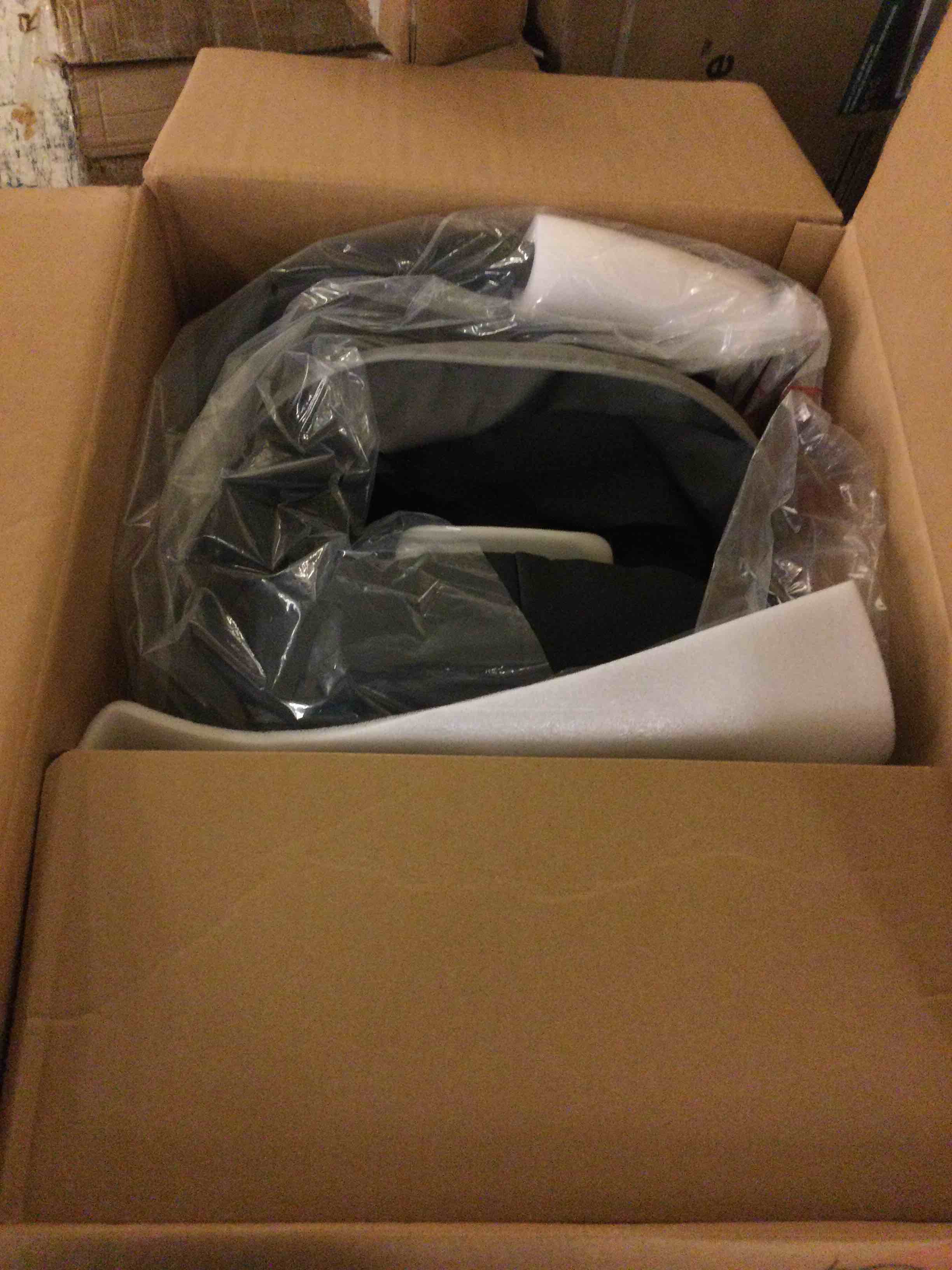 https://s3.amazonaws.com/lotting-images-prod/bidfta/RED5715045_1754948620772.jpeg