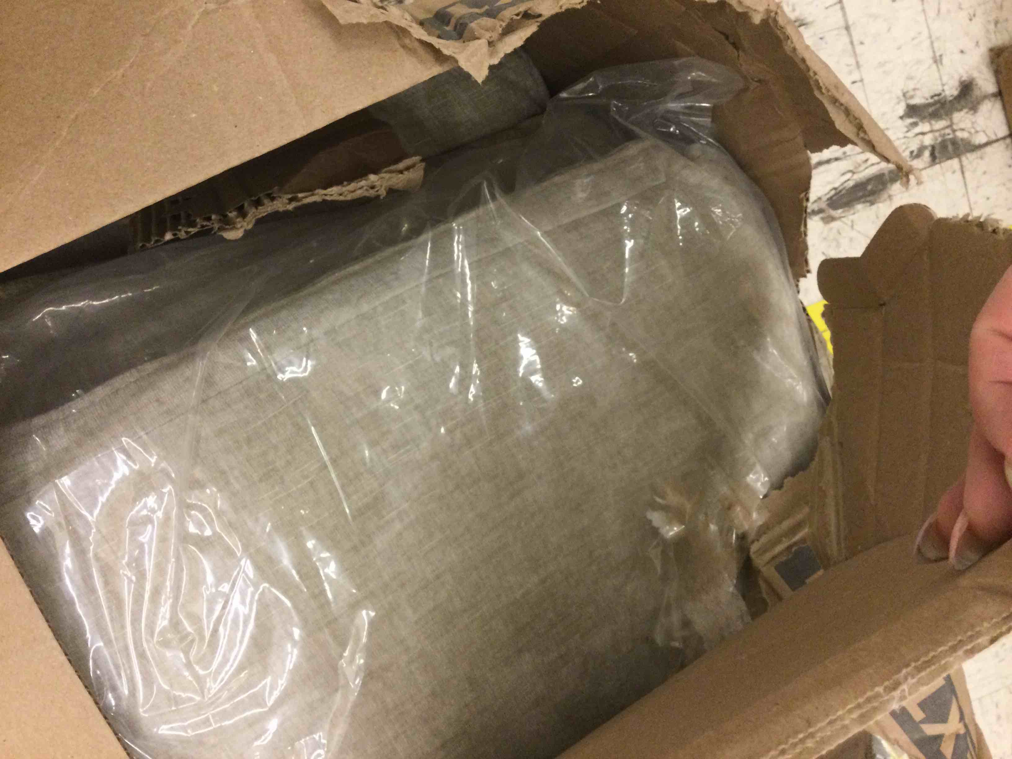 https://s3.amazonaws.com/lotting-images-prod/bidfta/RED5715121_1755718851050.jpeg