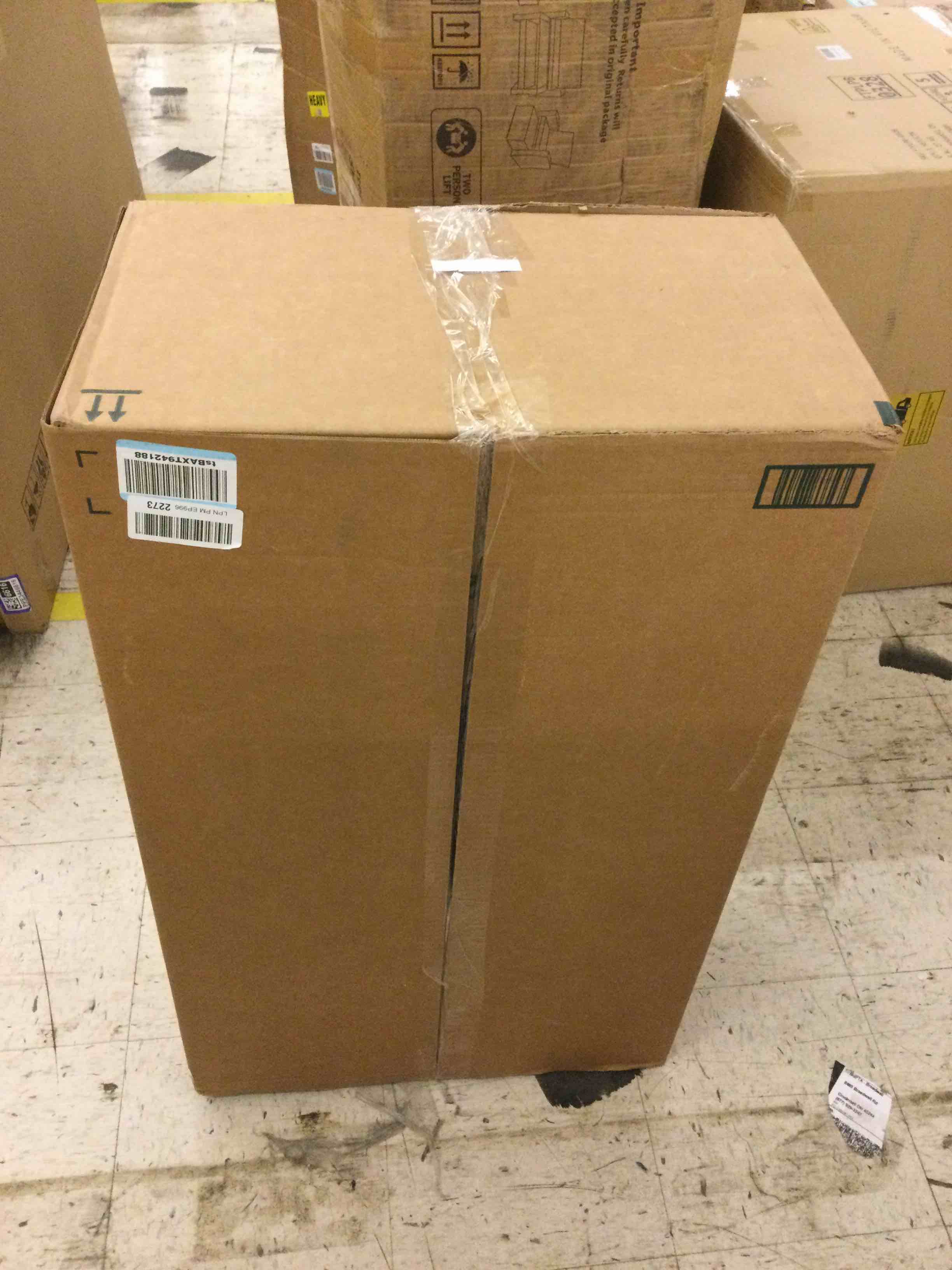 https://s3.amazonaws.com/lotting-images-prod/bidfta/RED5715126_1755712275367.jpeg