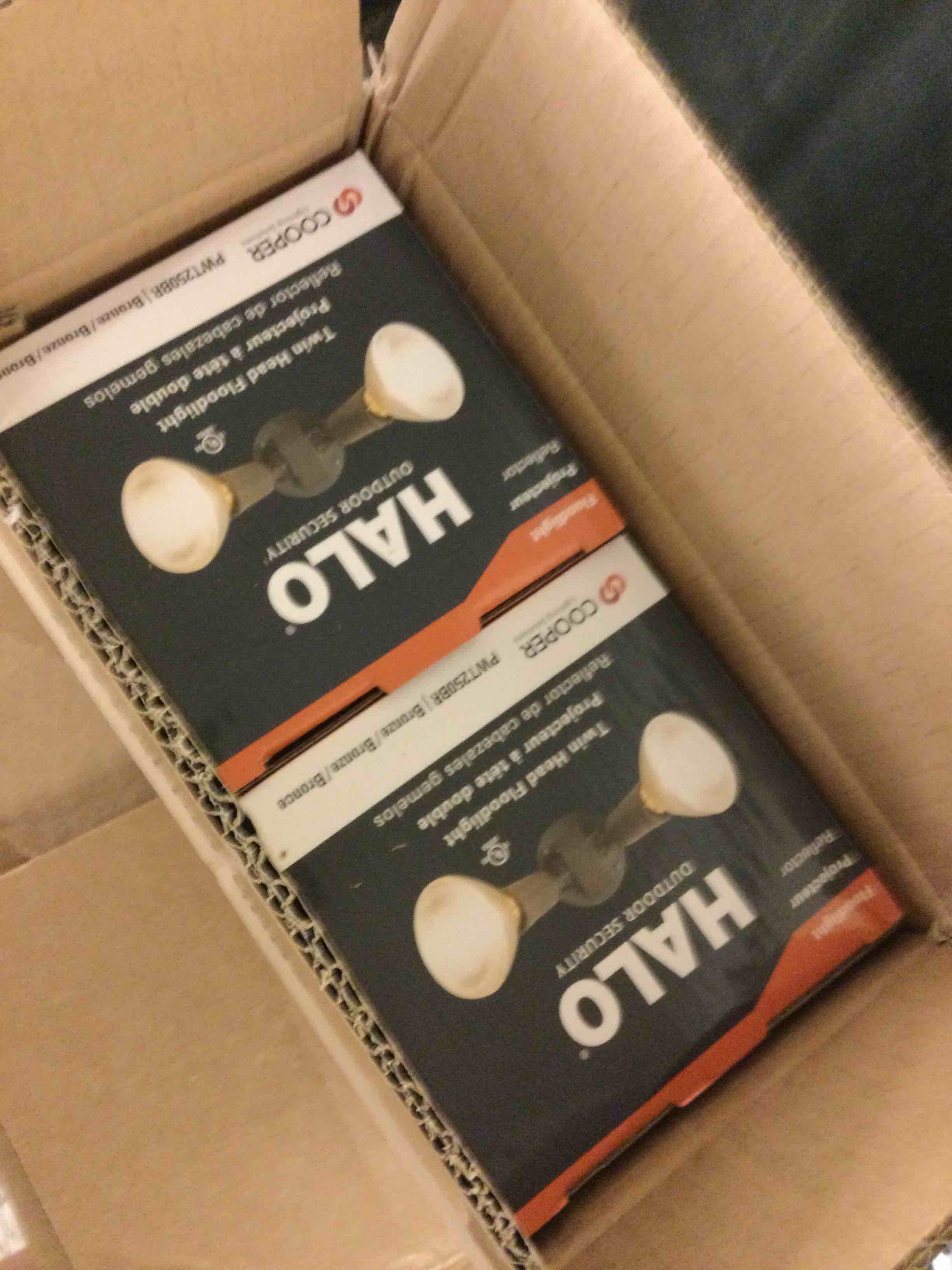 https://s3.amazonaws.com/lotting-images-prod/bidfta/RED5715179_1756133040411.jpeg