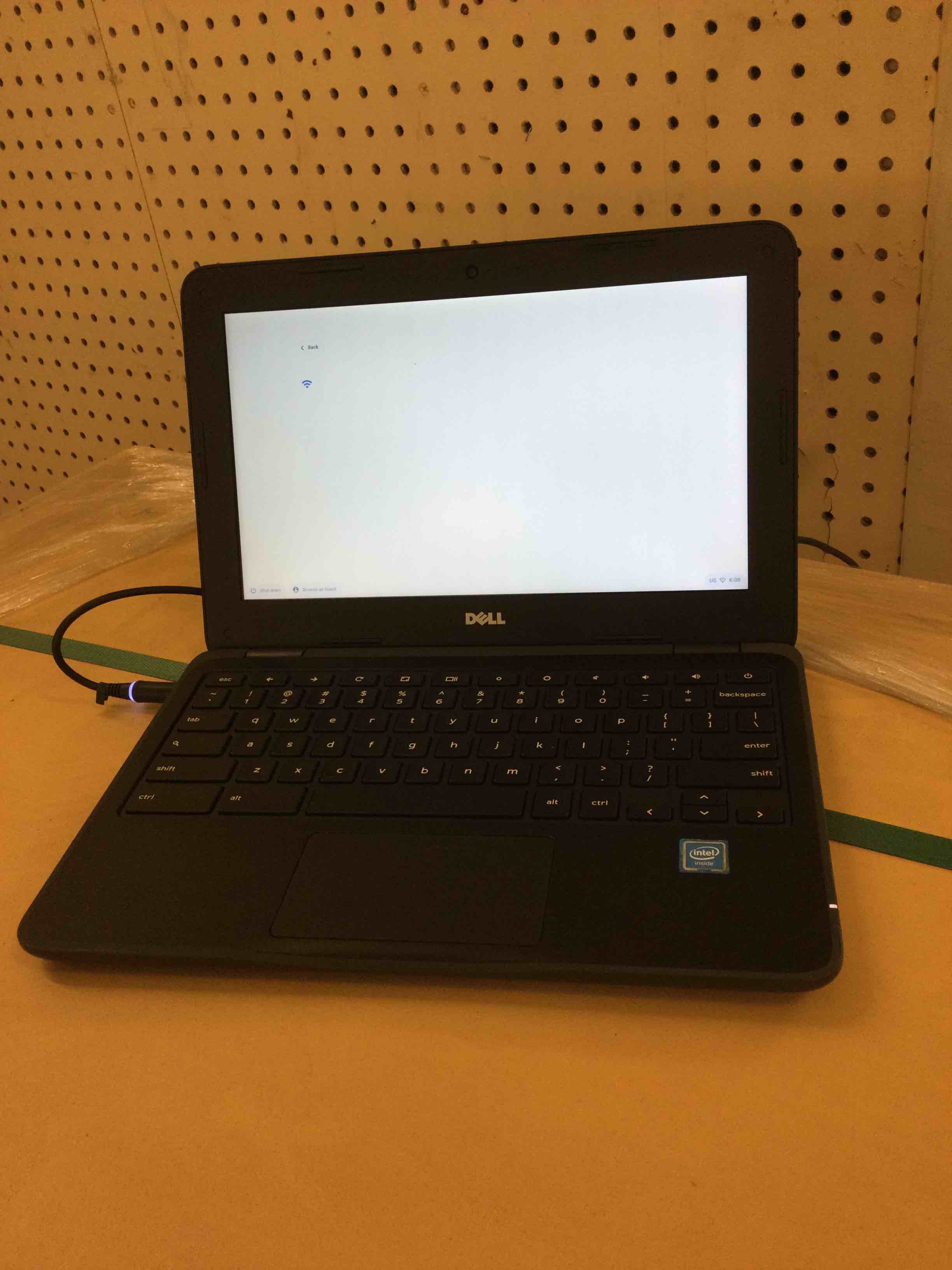 https://s3.amazonaws.com/lotting-images-prod/bidfta/RED5715297_1757107005538.jpeg