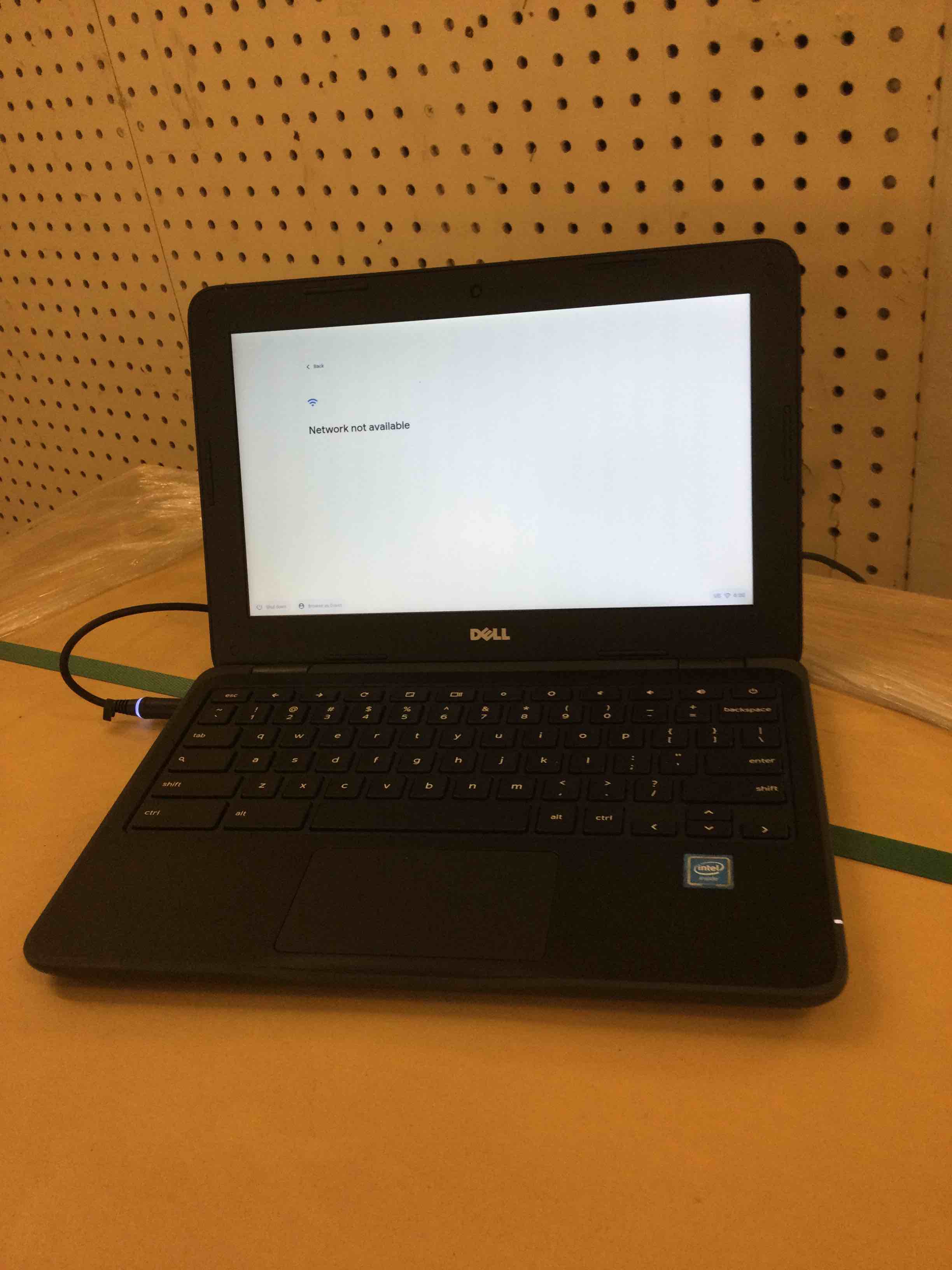 https://s3.amazonaws.com/lotting-images-prod/bidfta/RED5715297_1757107009140.jpeg