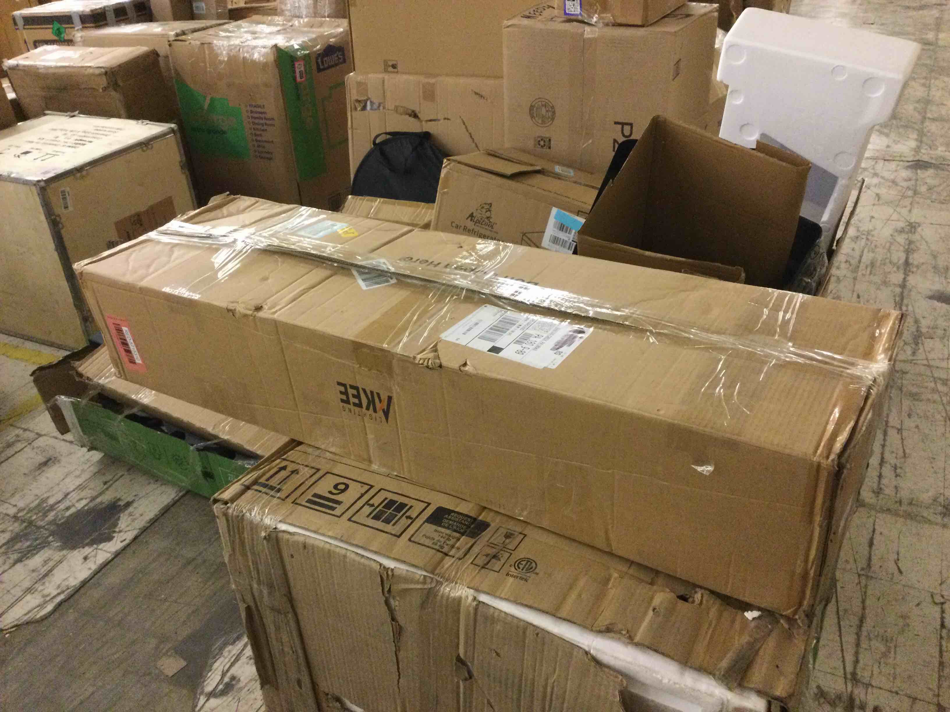 https://s3.amazonaws.com/lotting-images-prod/bidfta/RED5715310_1757527503854.jpeg