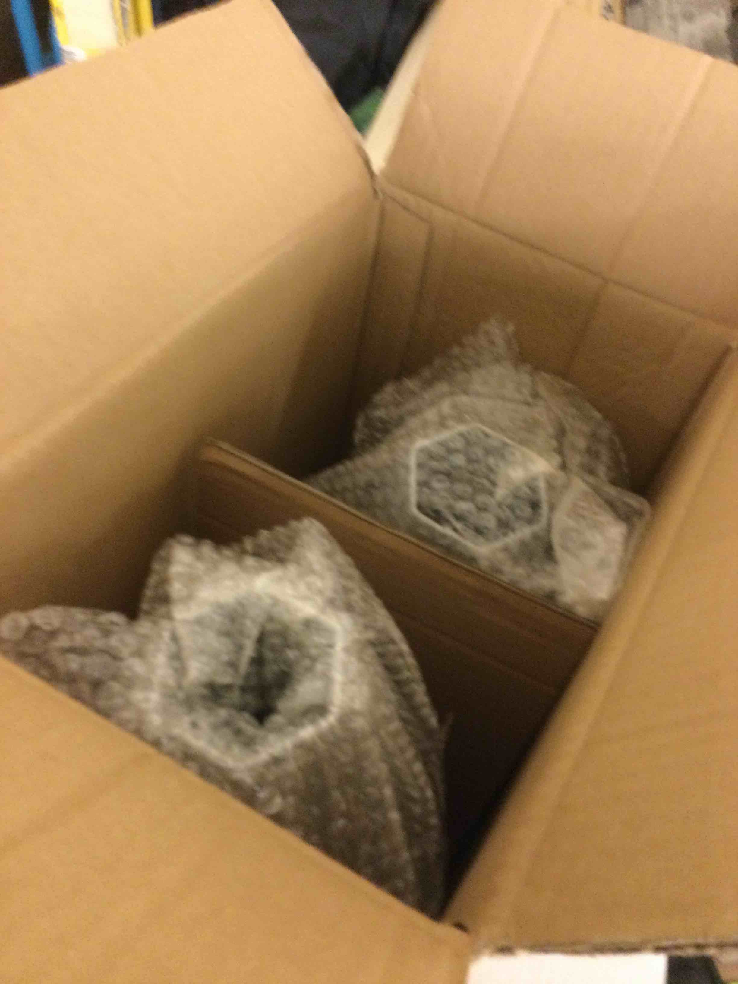 https://s3.amazonaws.com/lotting-images-prod/bidfta/RED5715384_1758650666100.jpeg