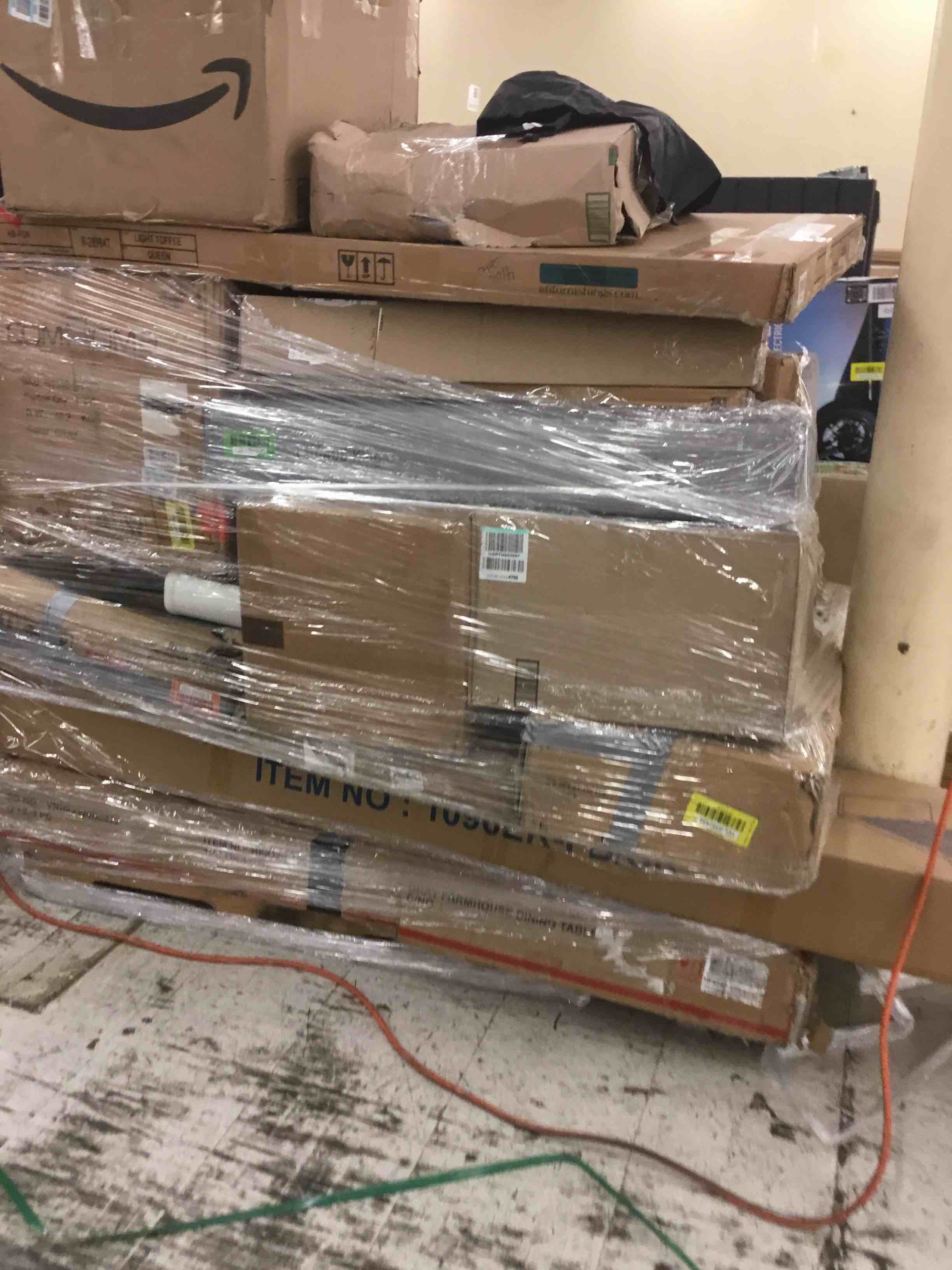 Pallet Lot miscellaneous items 