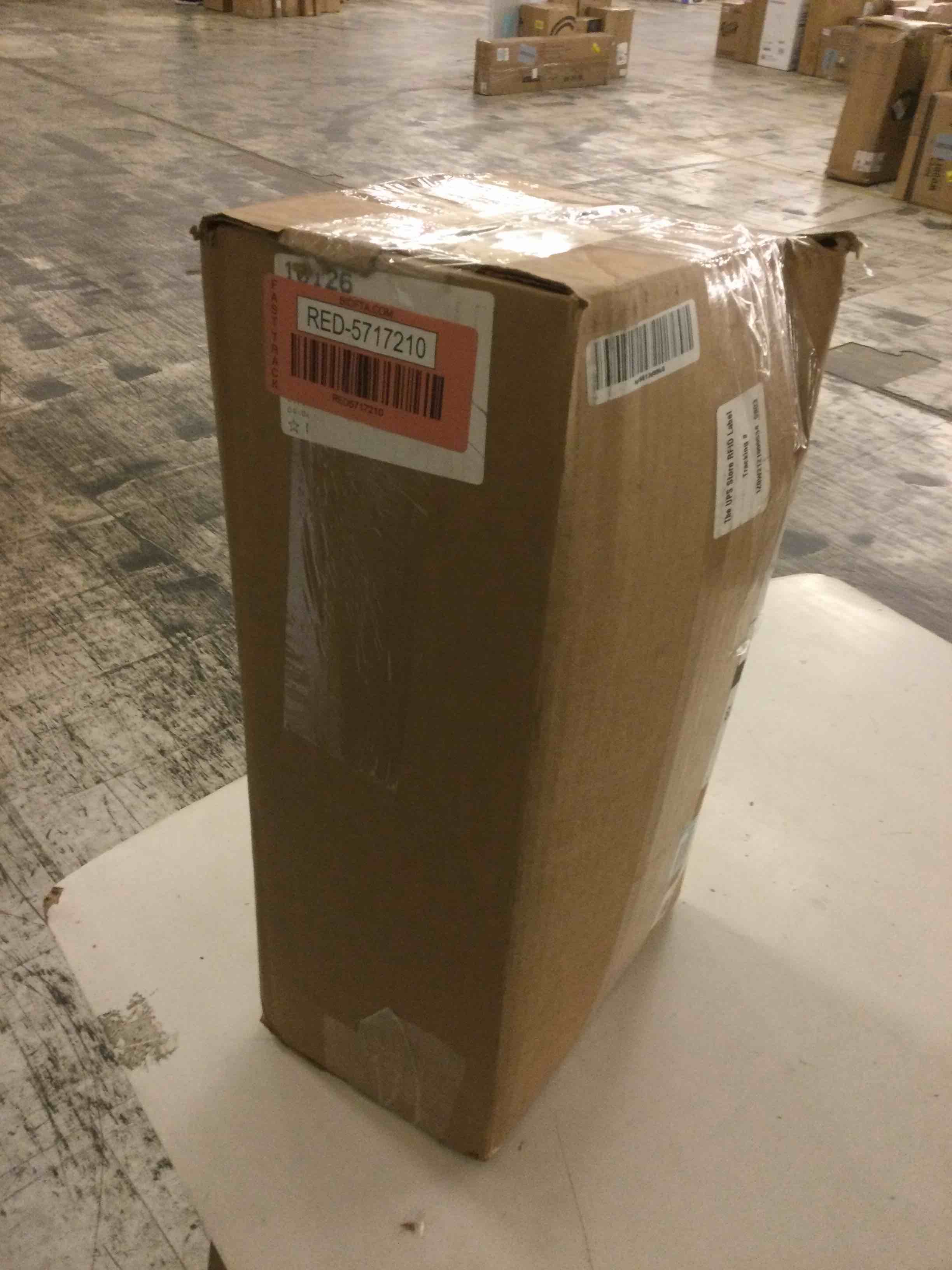 Condition photo showing Good Condition for black travel cushion