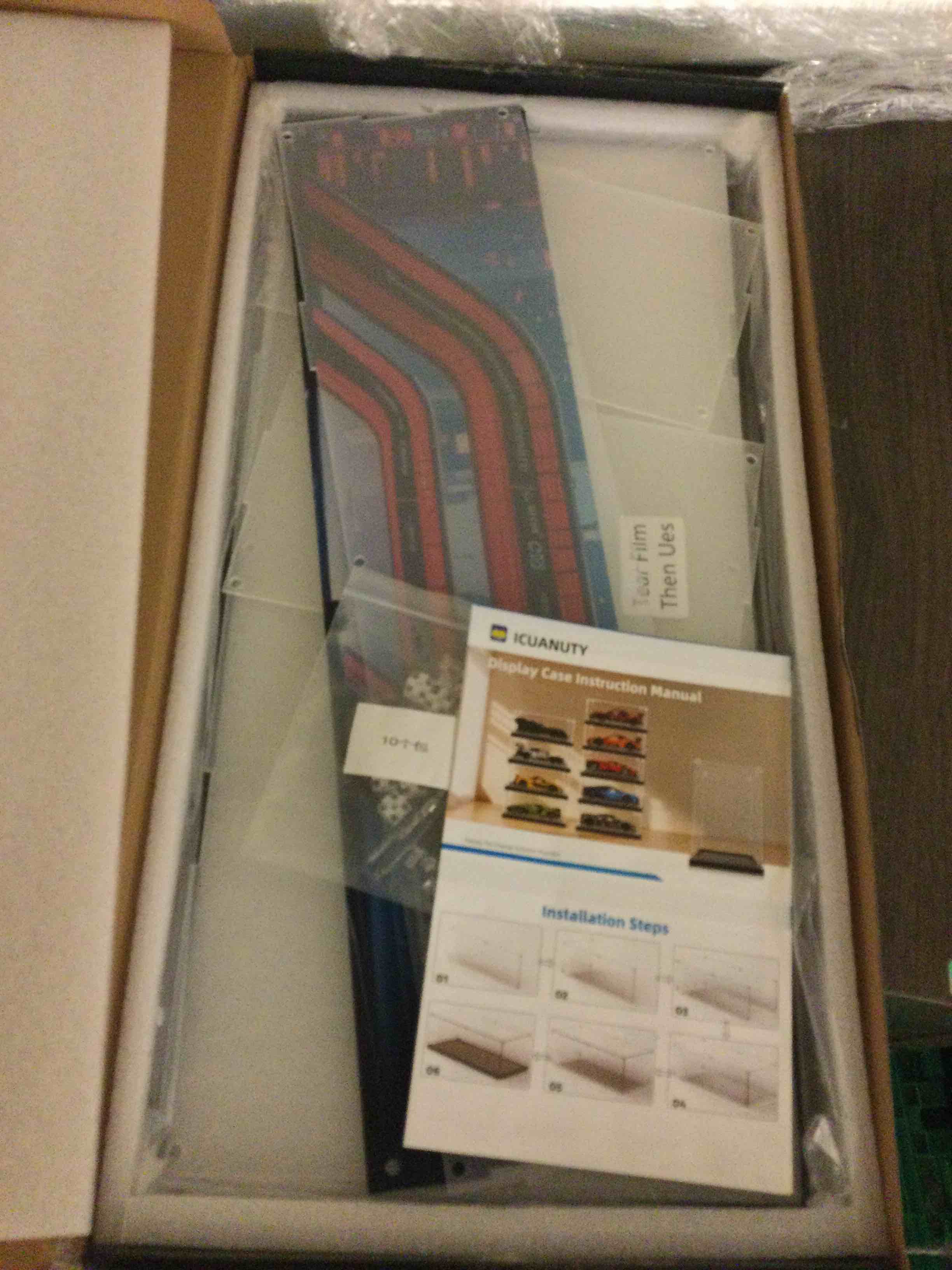 Condition photo showing Good Condition for icuanuty display case 