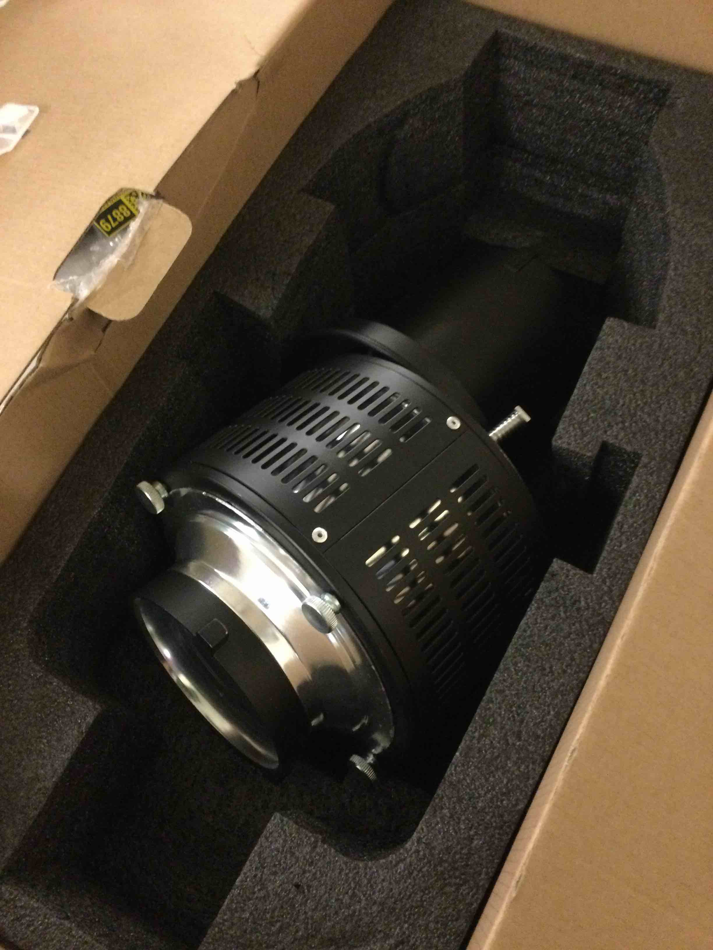 Condition photo showing As Is for neewer cb200c 200w rgbww cob led video light, app/2.4g 360° color 2500k-7500k (duv±0.0003) 23000lux/m bowens metal shell silent continuous output lighting tlci/cri97+ for photography video recording