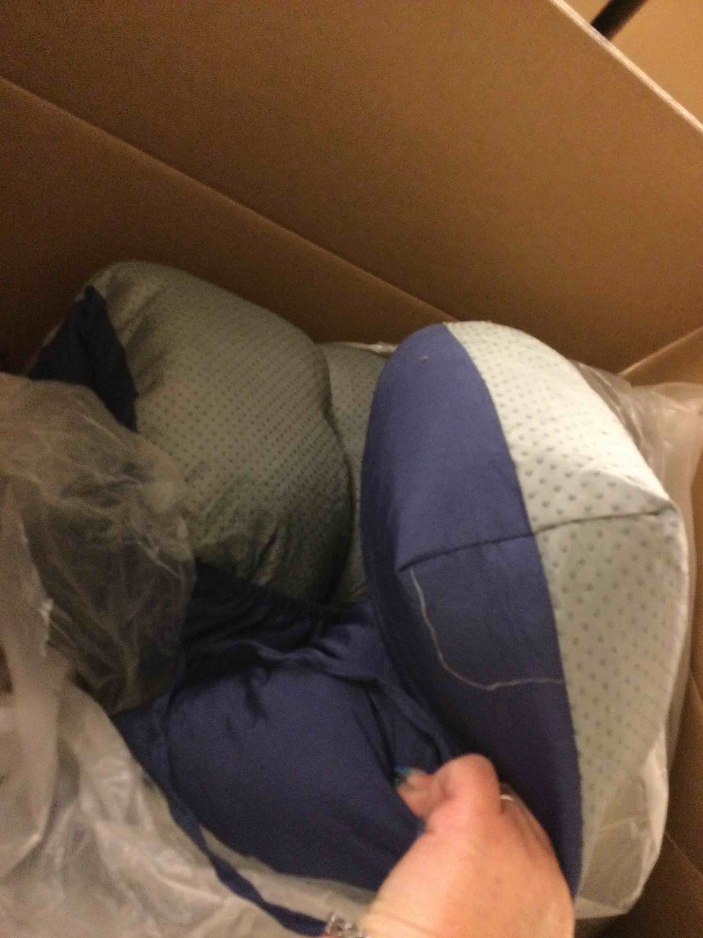 Condition photo showing Good Condition for outdoor lounge chair cushion, waterproof chaise lounge cushions replacement for outdoor furniture thickened 71 x 22 x 4.7 inches non-slip patio pool lounge chair cushions with ties (blue) blue cushion 71 x 22 x 4.7 inches