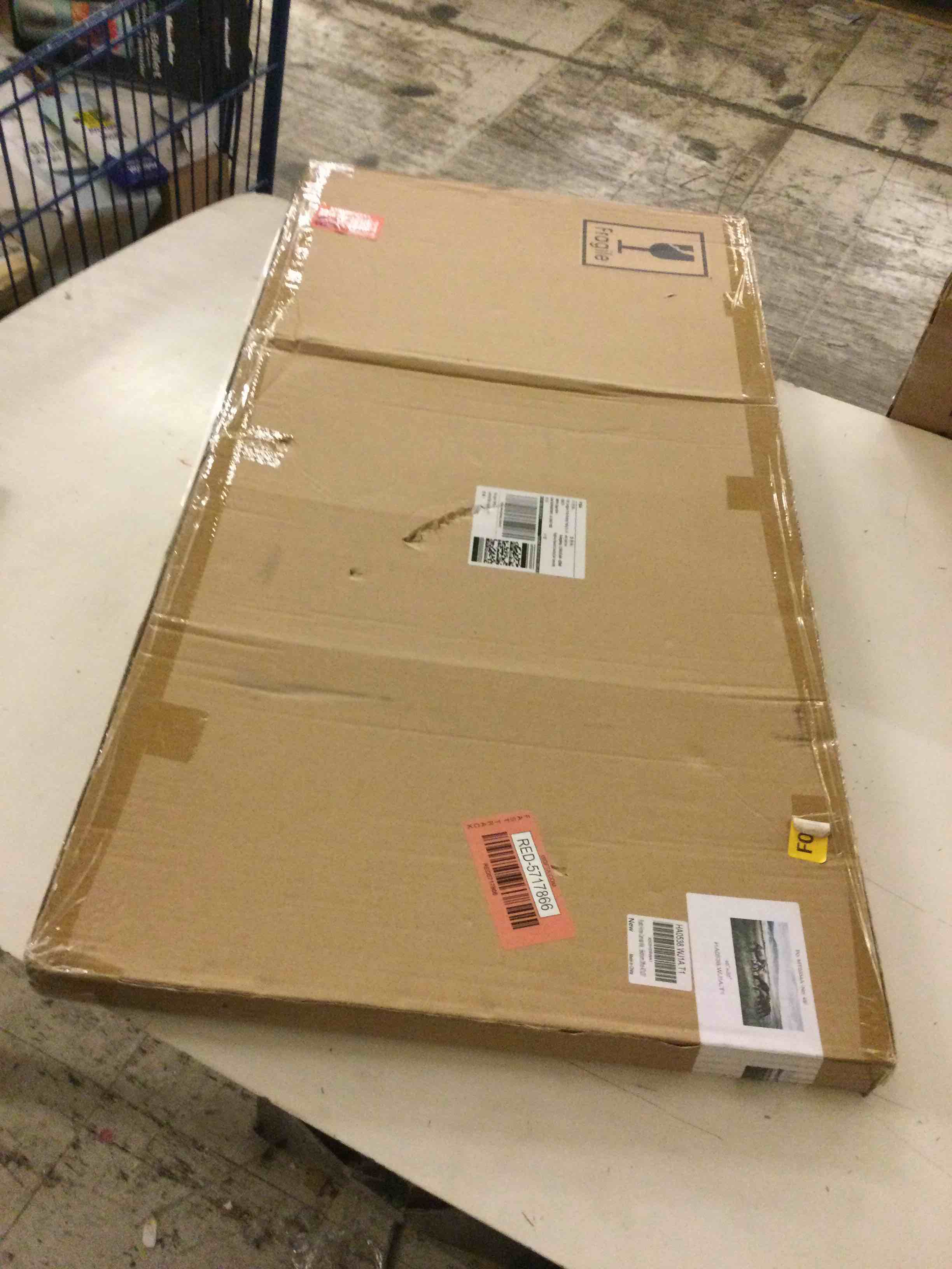 https://s3.amazonaws.com/lotting-images-prod/bidfta/RED5717866_1778614211960.jpeg