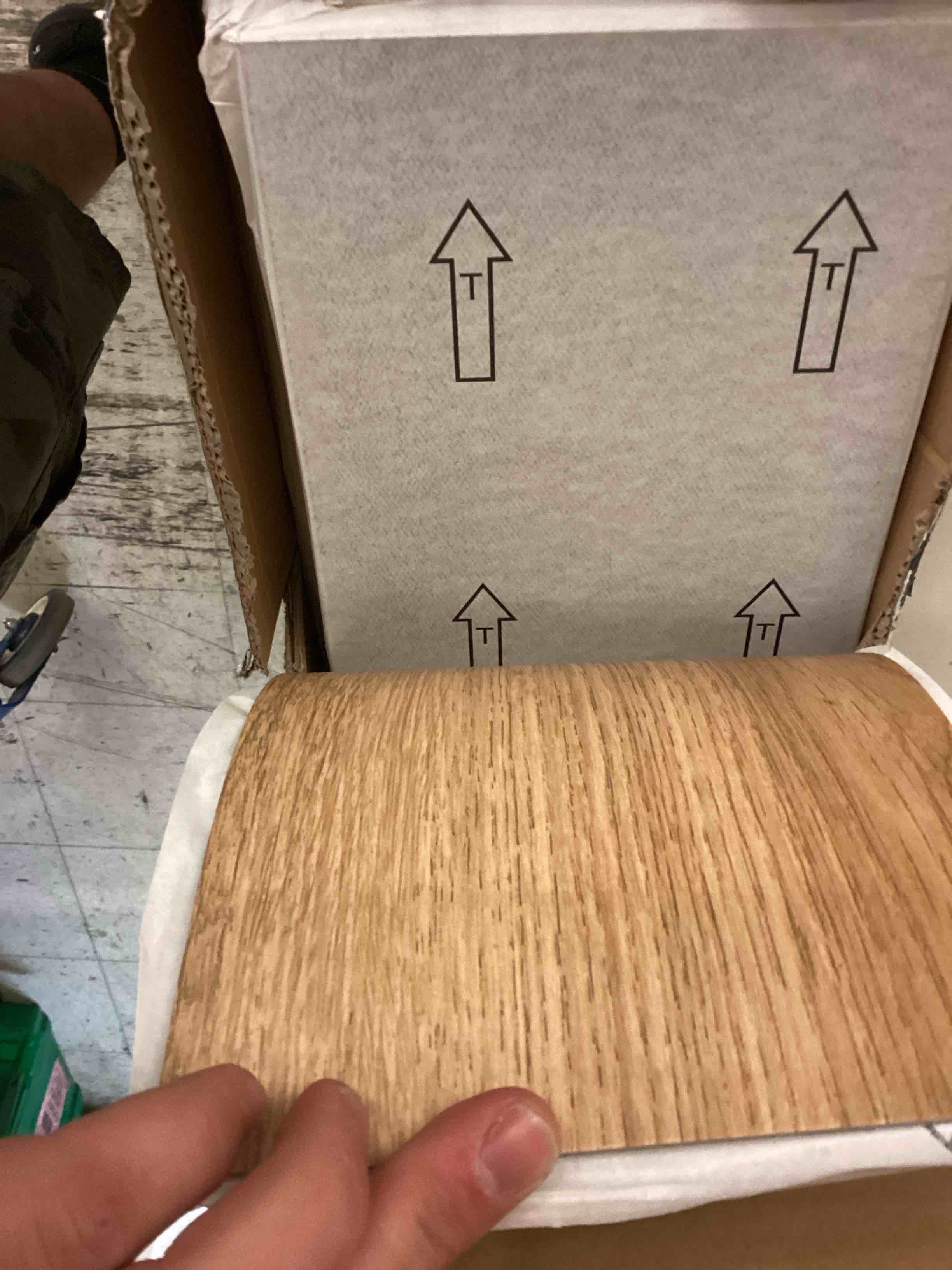 Condition photo showing Good Condition for mysflosy peel & stick floor tile, 36-pack 54 sq.ft waterproof vinyl flooring self-adhesive, wood-look vinyl planks for diy installation 36 x 6 inches blonde oak 36