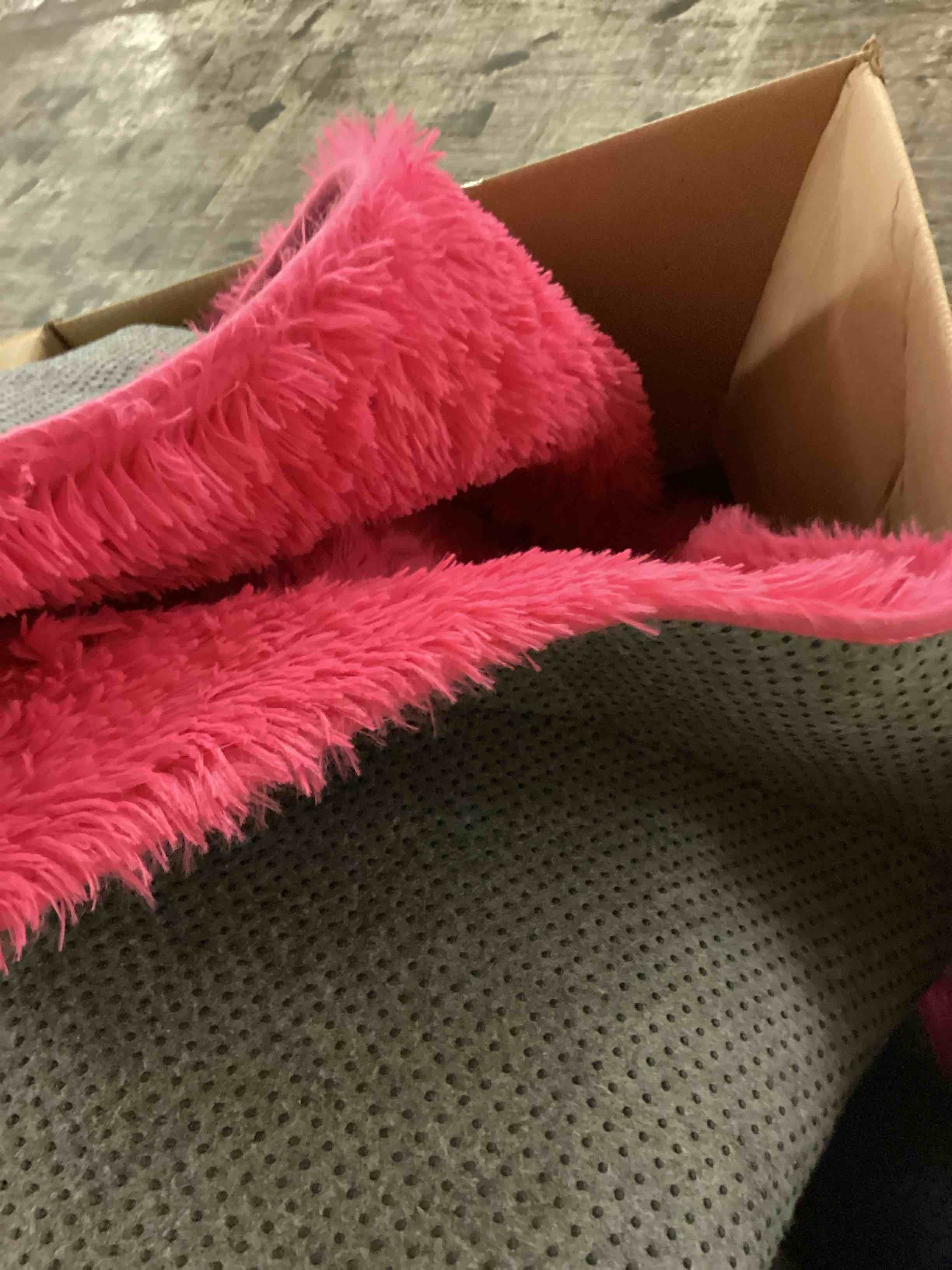 Condition photo showing New/Like New for rezutan soft fluffy rug for living room bedroom, large comfy modern shaggy fuzzy kids, plush indoor nursery classroom home decor bedside rug with non-slip bottom, hot pink, 5x7 feet