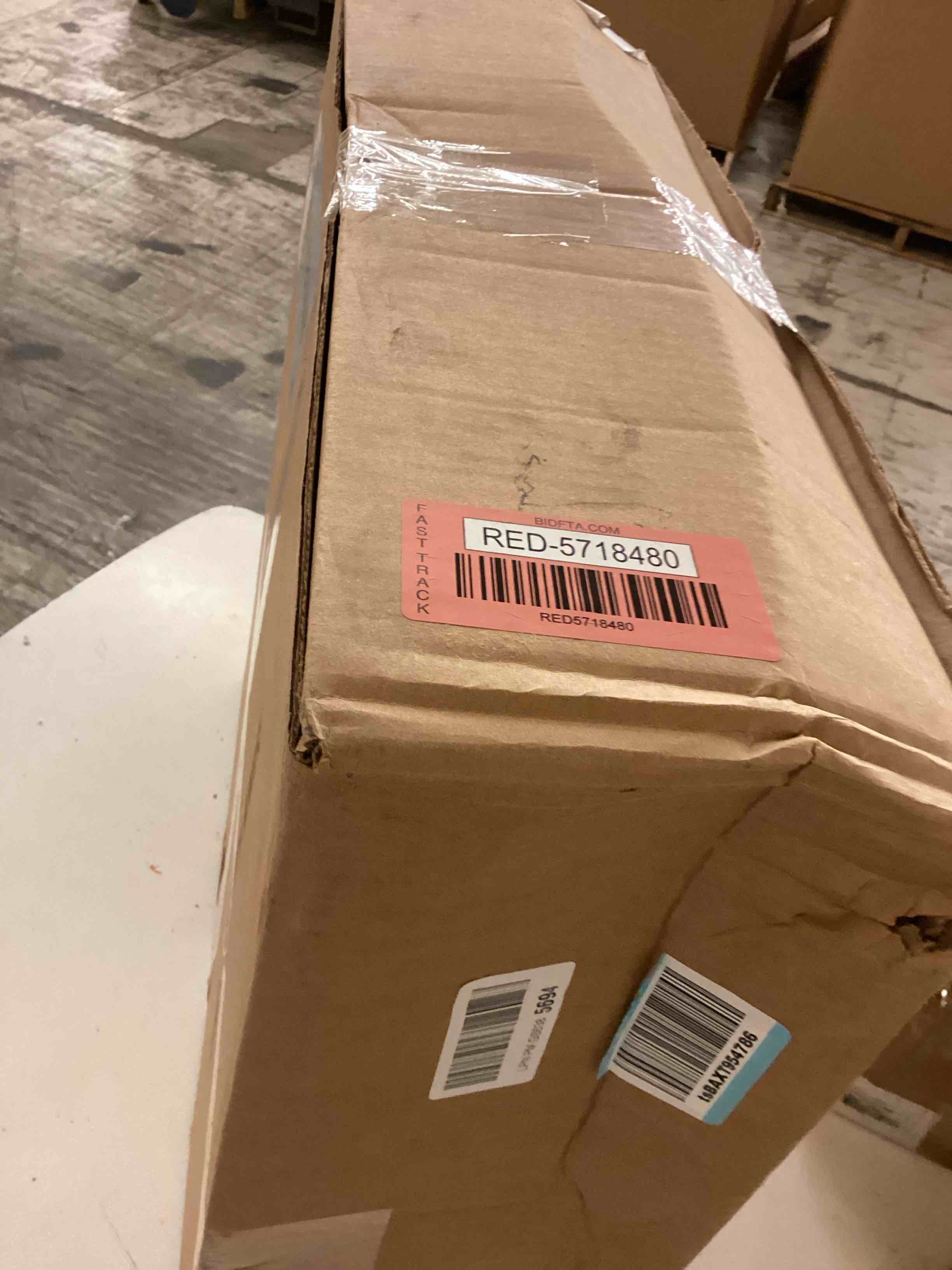 https://s3.amazonaws.com/lotting-images-prod/bidfta/RED5718480_1779820467418.jpeg