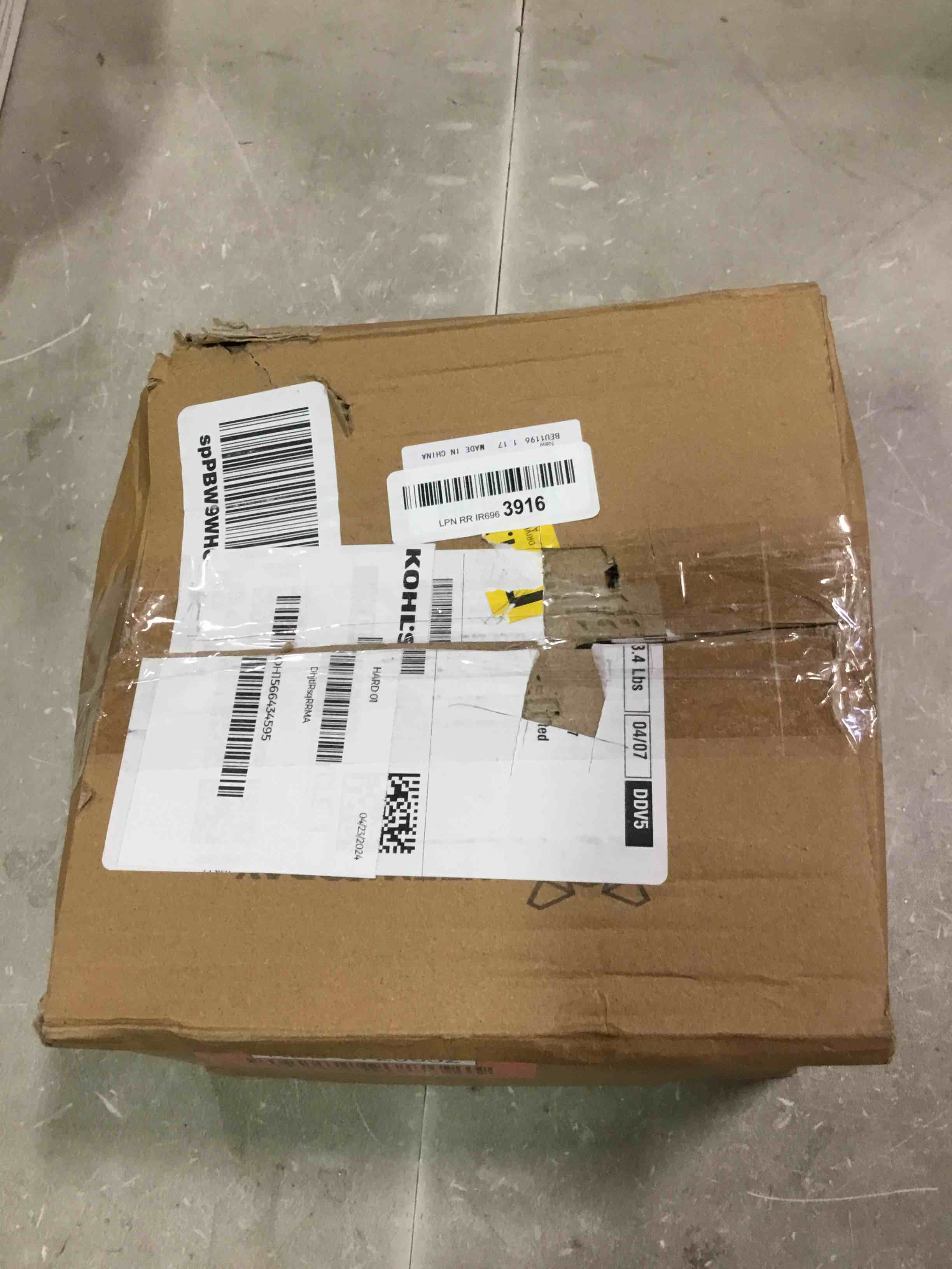 https://s3.amazonaws.com/lotting-images-prod/bidfta/RED5720652_1715887285054.jpeg
