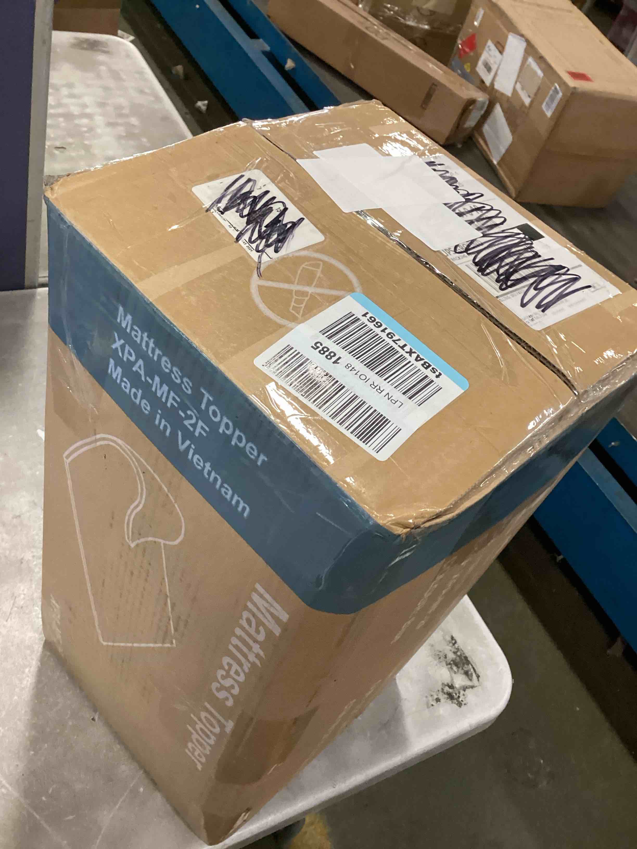 https://s3.amazonaws.com/lotting-images-prod/bidfta/RED5721441_1715602334656.jpeg