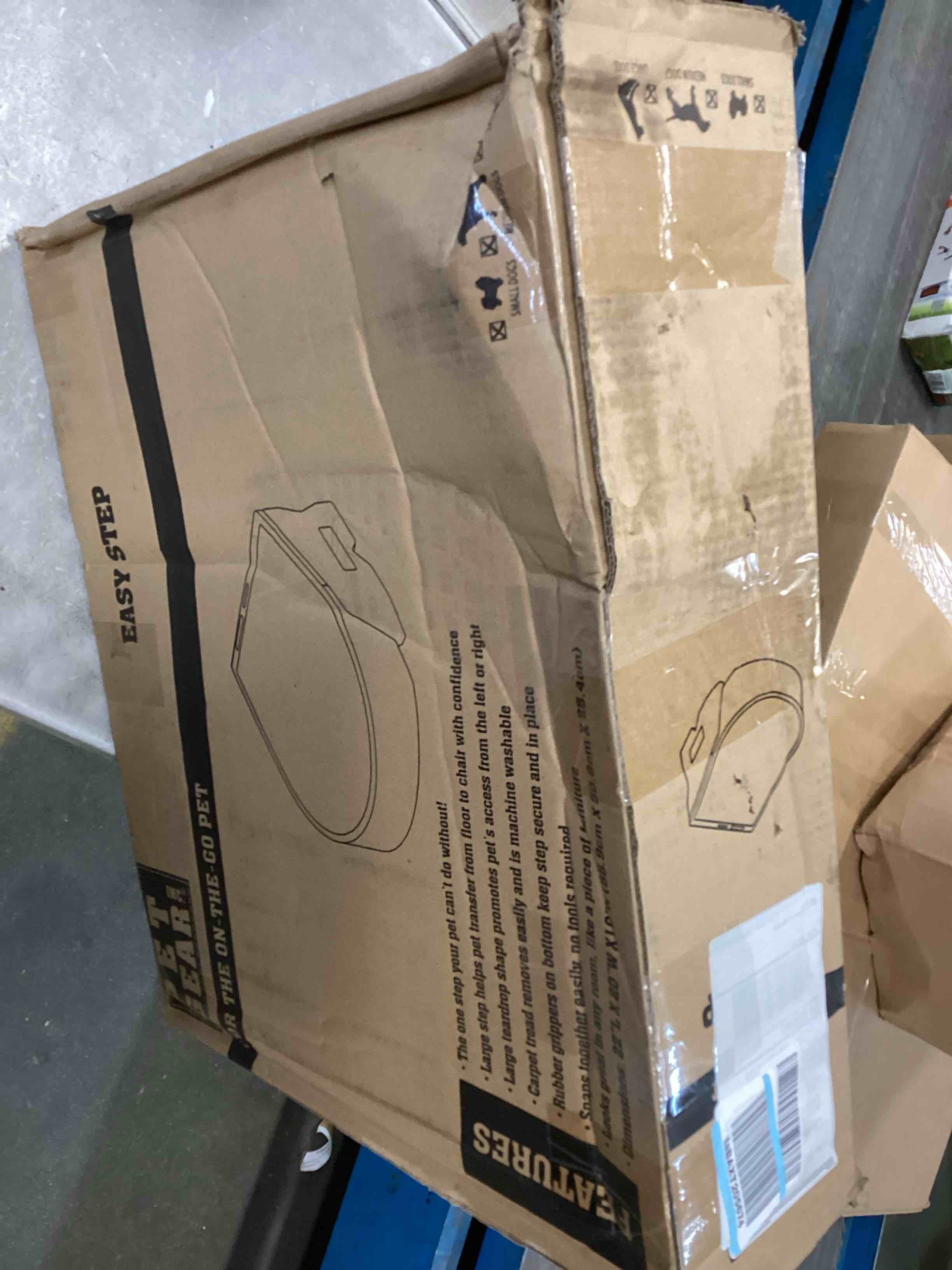 https://s3.amazonaws.com/lotting-images-prod/bidfta/RED5721443_1715602553027.jpeg