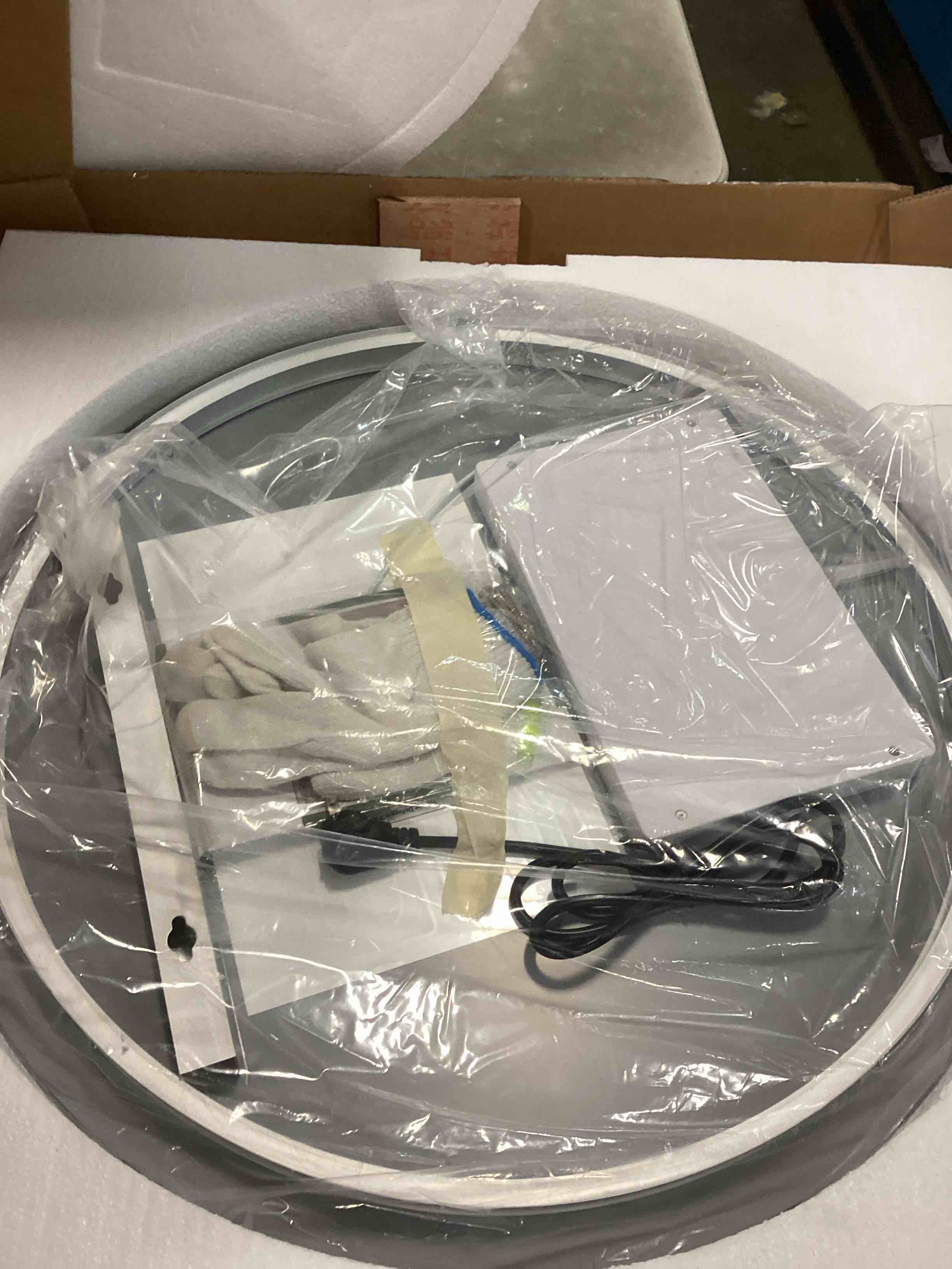 https://s3.amazonaws.com/lotting-images-prod/bidfta/RED5721554_1715615746847.jpeg