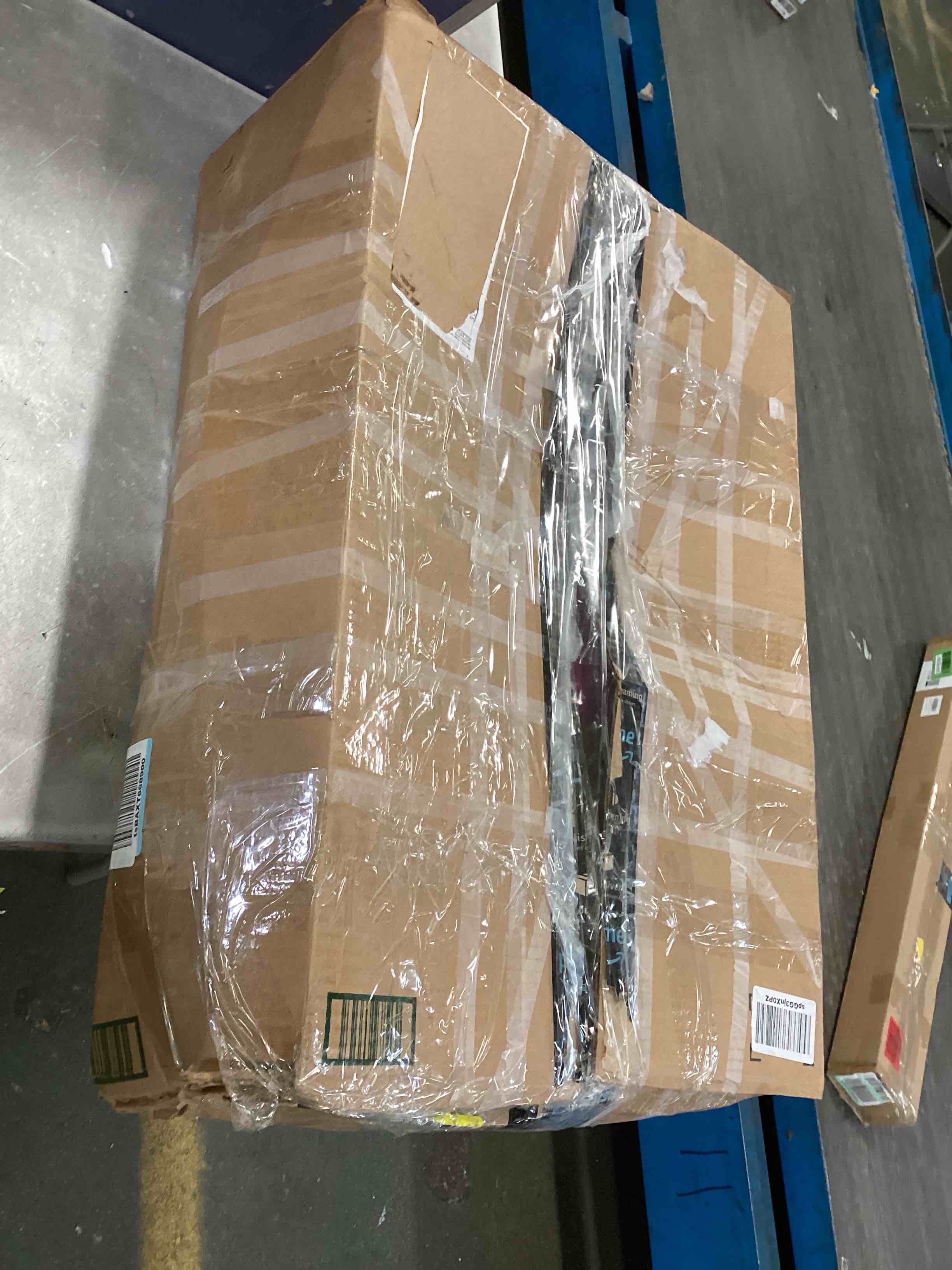 https://s3.amazonaws.com/lotting-images-prod/bidfta/RED5721624_1715627947579.jpeg