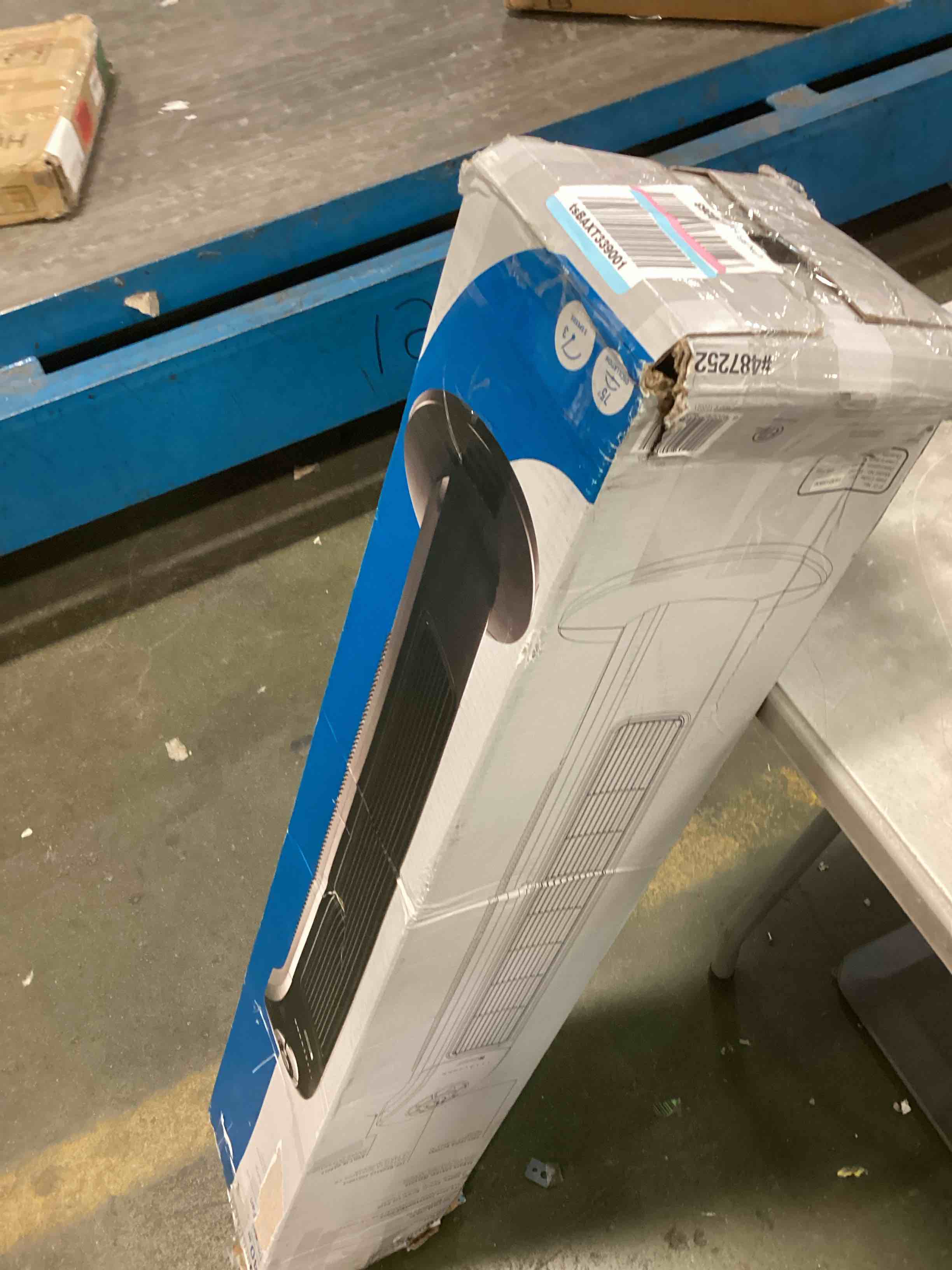 https://s3.amazonaws.com/lotting-images-prod/bidfta/RED5721736_1715692980092.jpeg