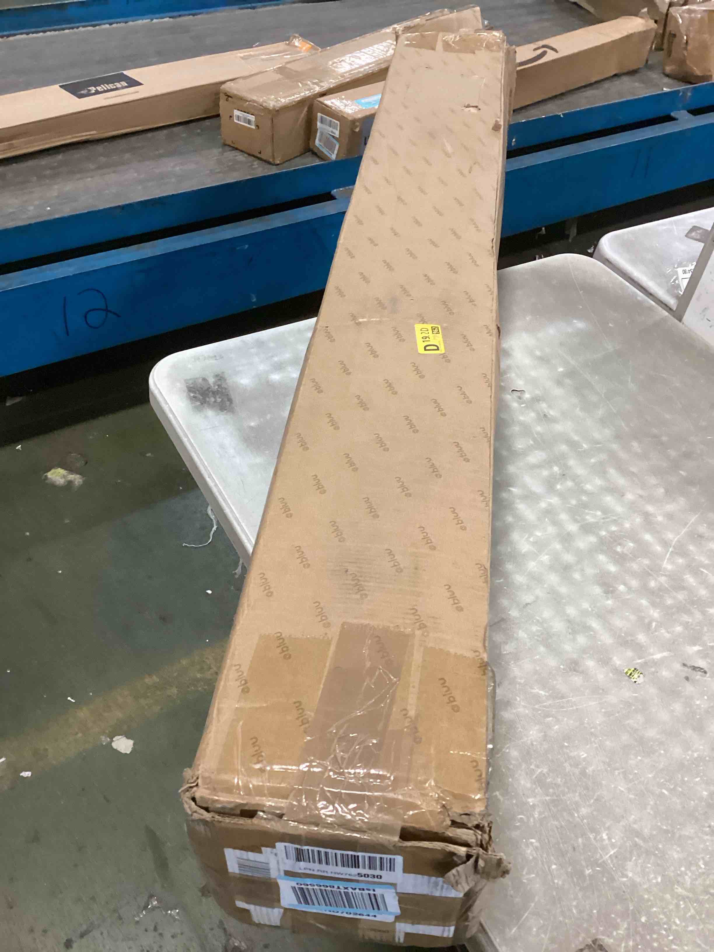 https://s3.amazonaws.com/lotting-images-prod/bidfta/RED5721758_1715696941650.jpeg
