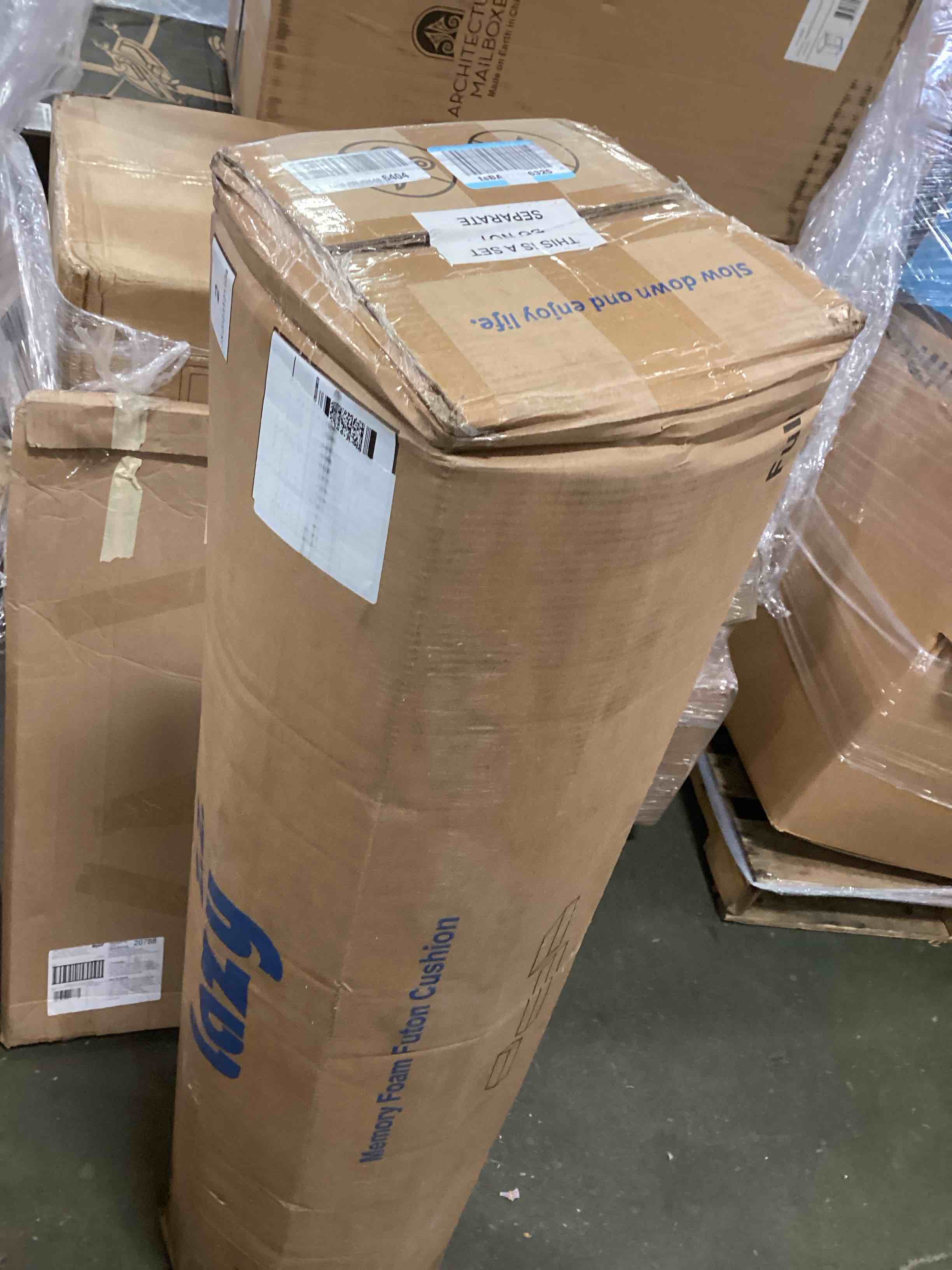 https://s3.amazonaws.com/lotting-images-prod/bidfta/RED5721809_1715703778576.jpeg
