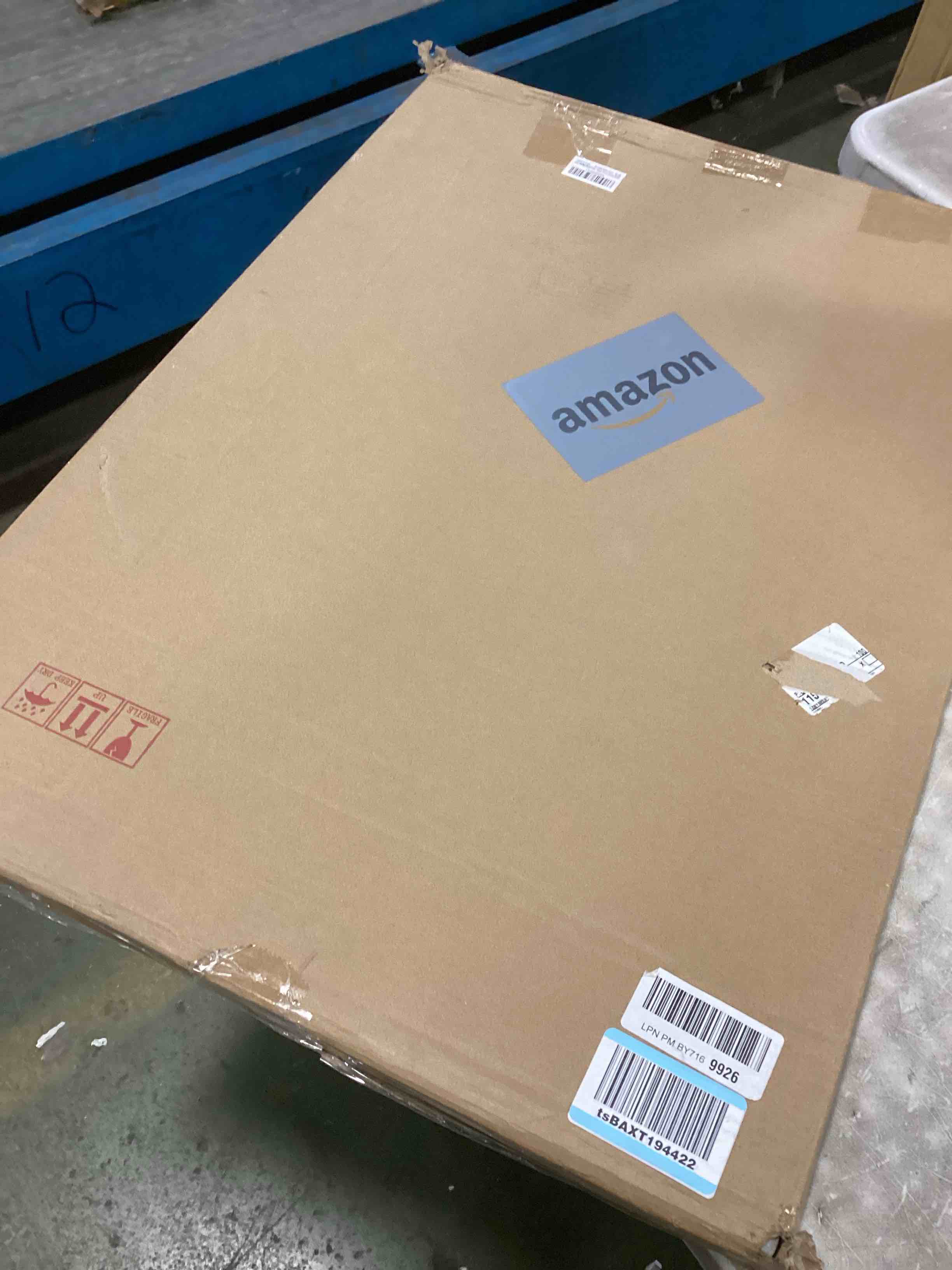https://s3.amazonaws.com/lotting-images-prod/bidfta/RED5721840_1715710746228.jpeg