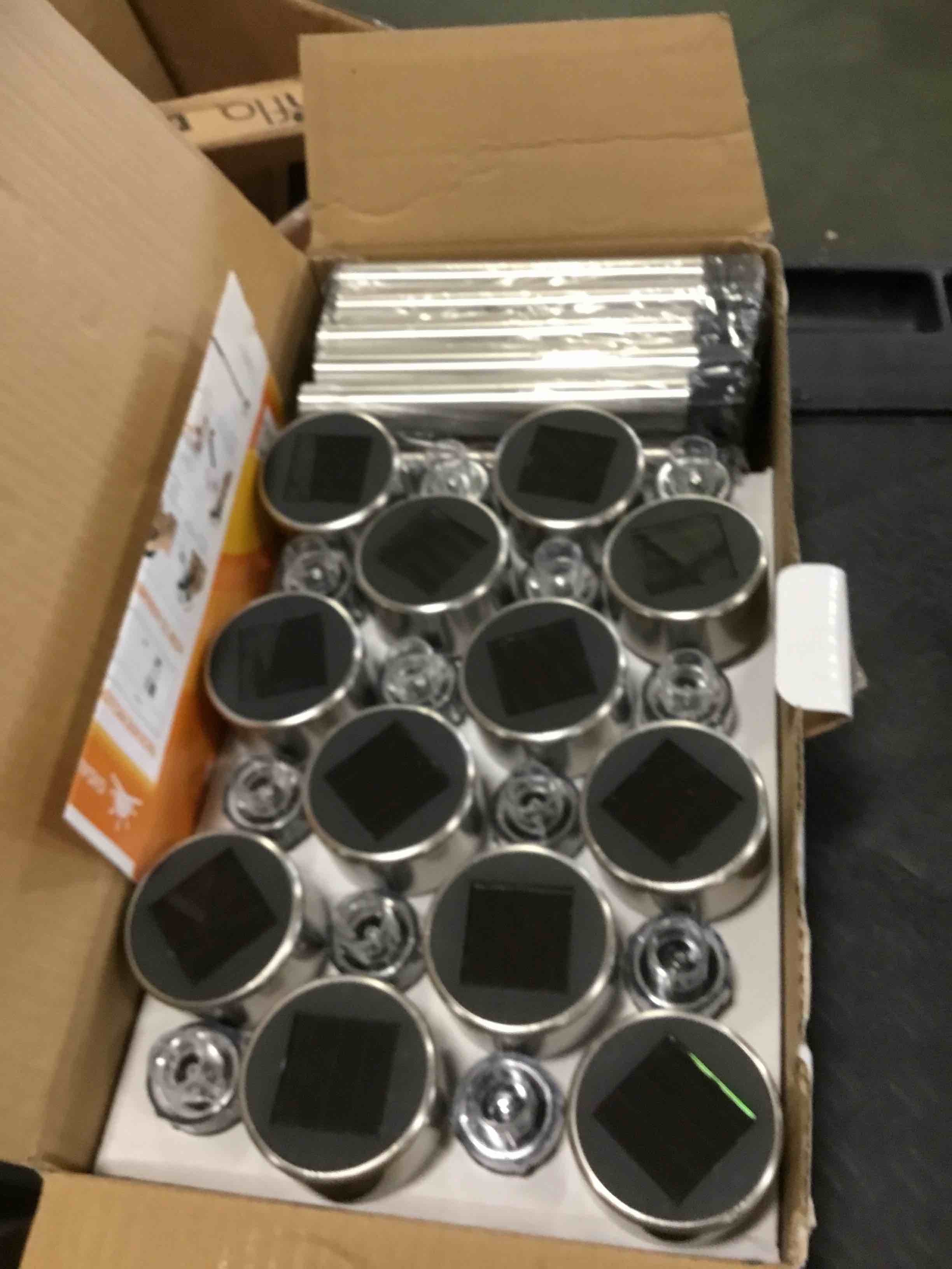 https://s3.amazonaws.com/lotting-images-prod/bidfta/RED5722147_1715860762919.jpeg
