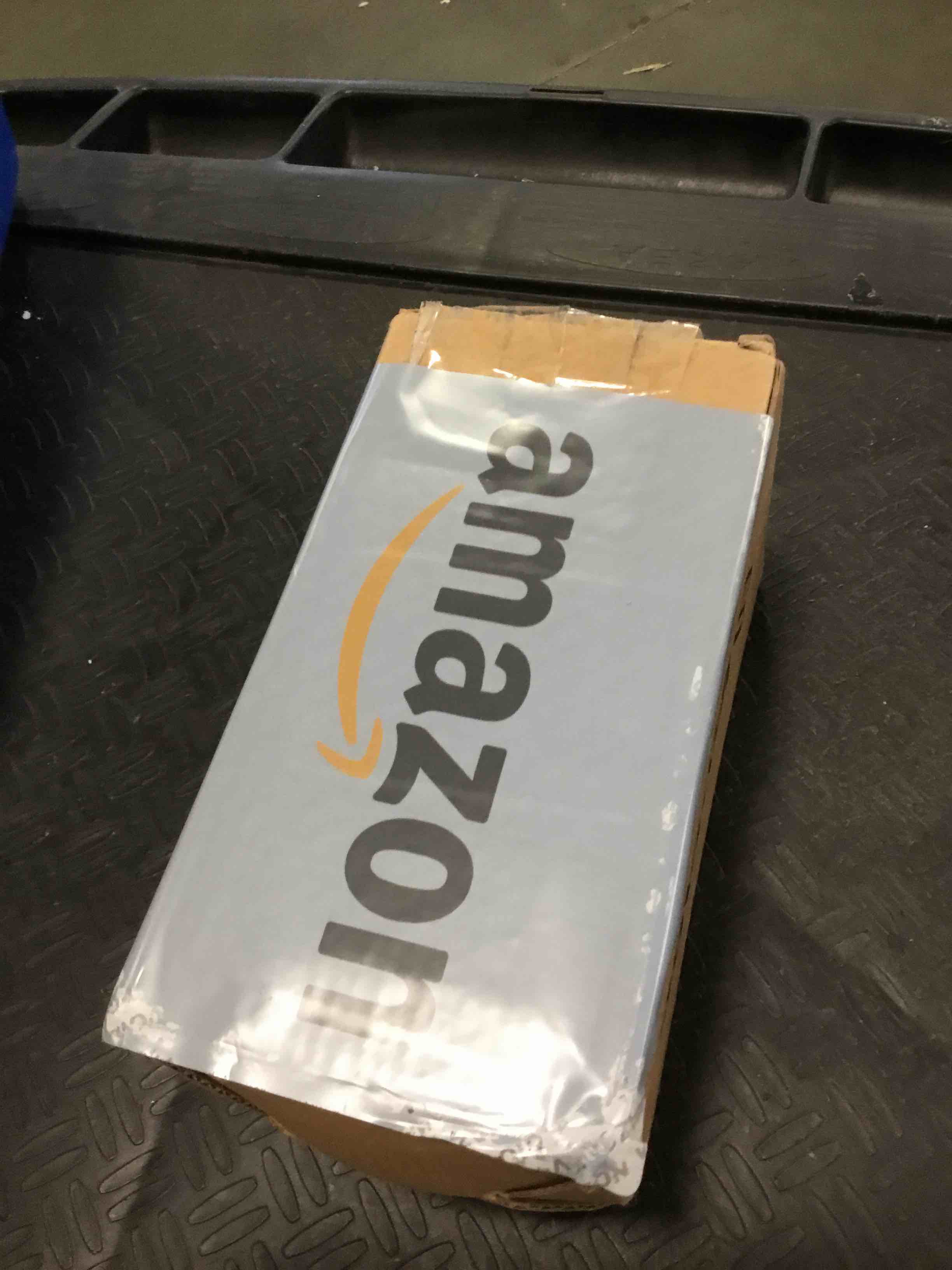 https://s3.amazonaws.com/lotting-images-prod/bidfta/RED5722177_1715863552776.jpeg