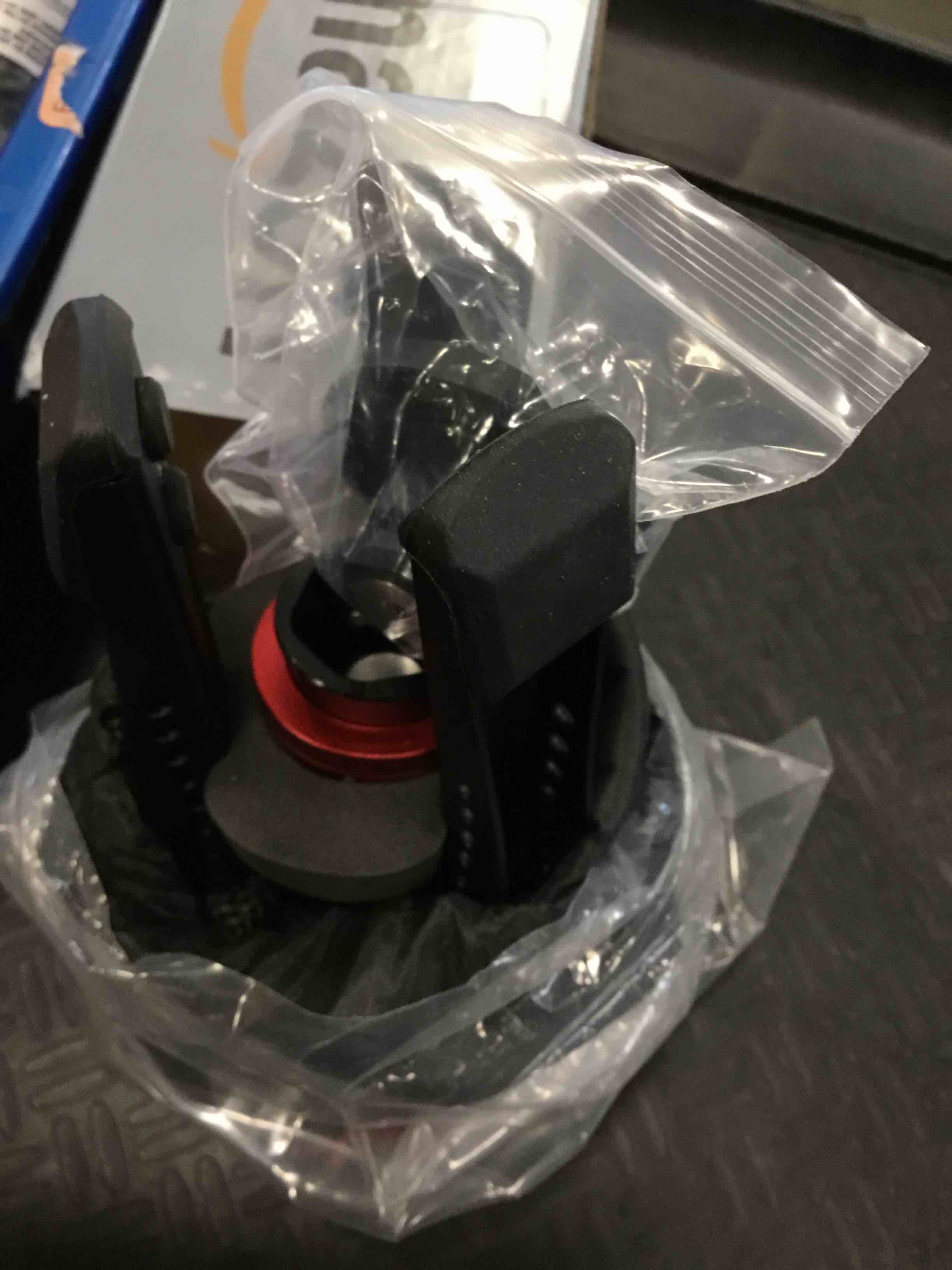 https://s3.amazonaws.com/lotting-images-prod/bidfta/RED5722177_1715863579680.jpeg