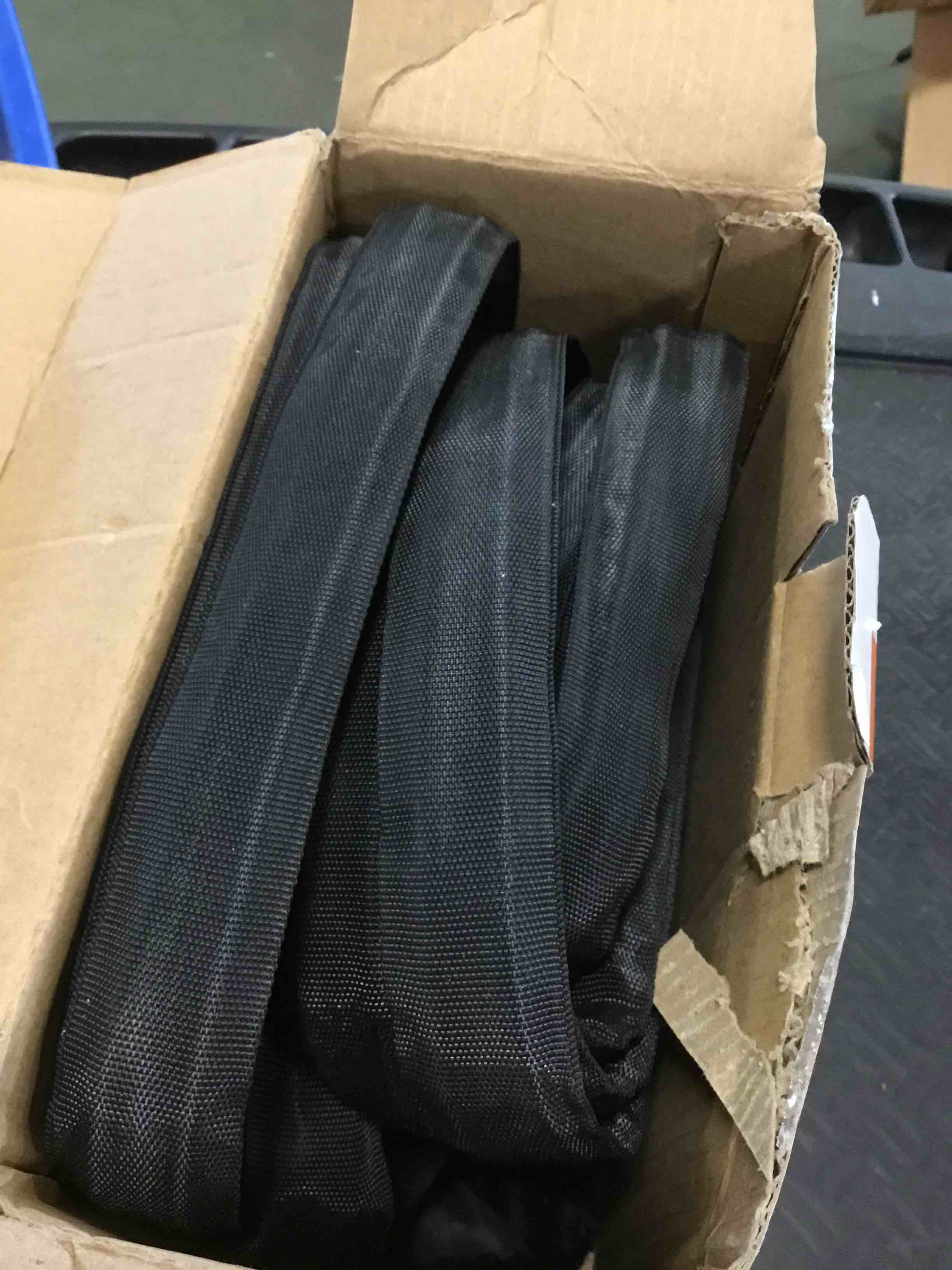 https://s3.amazonaws.com/lotting-images-prod/bidfta/RED5722204_1715865805891.jpeg