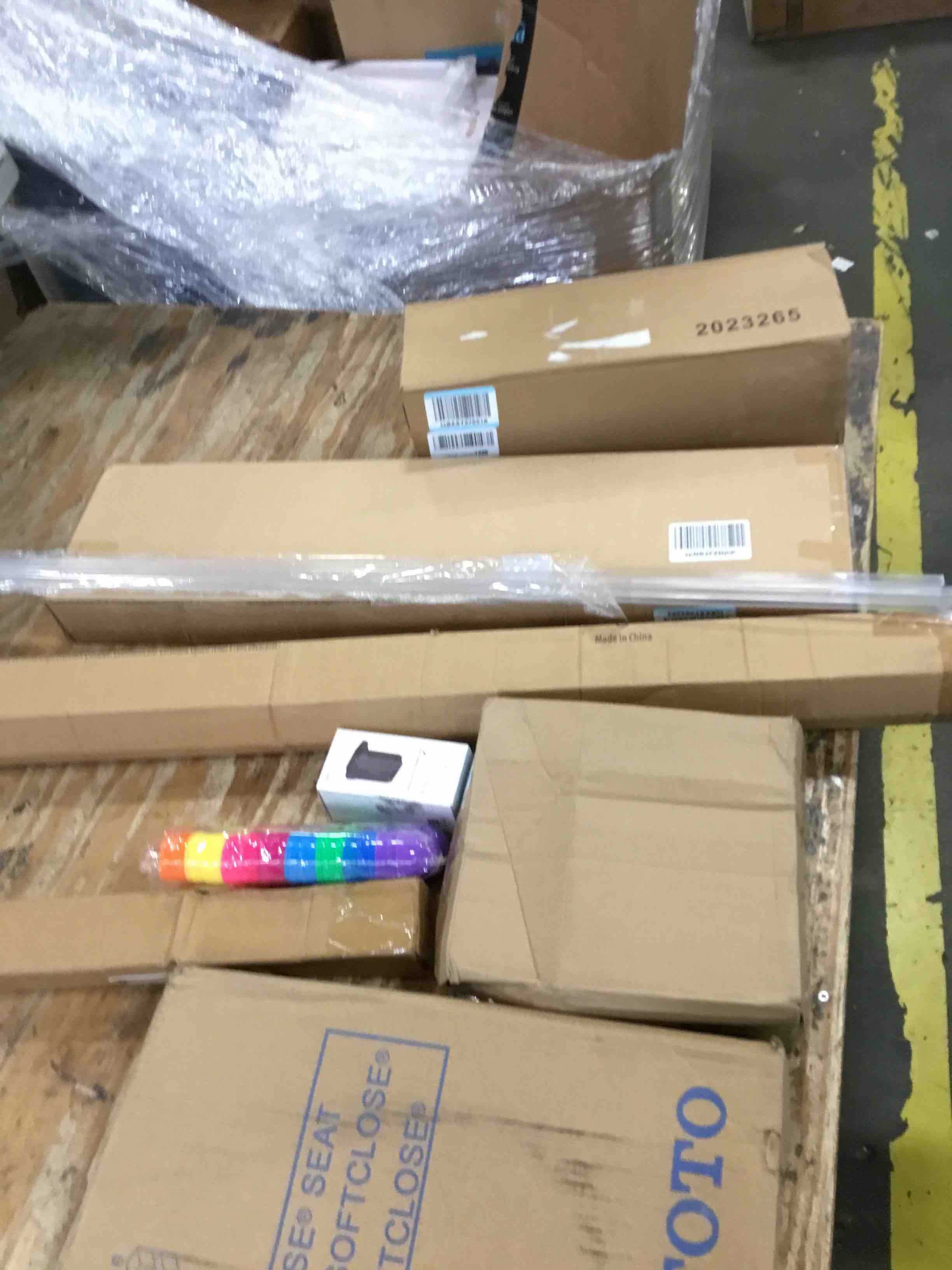 assorted miscellaneous items ( toilet seat, window blinds, cooling fan and more)