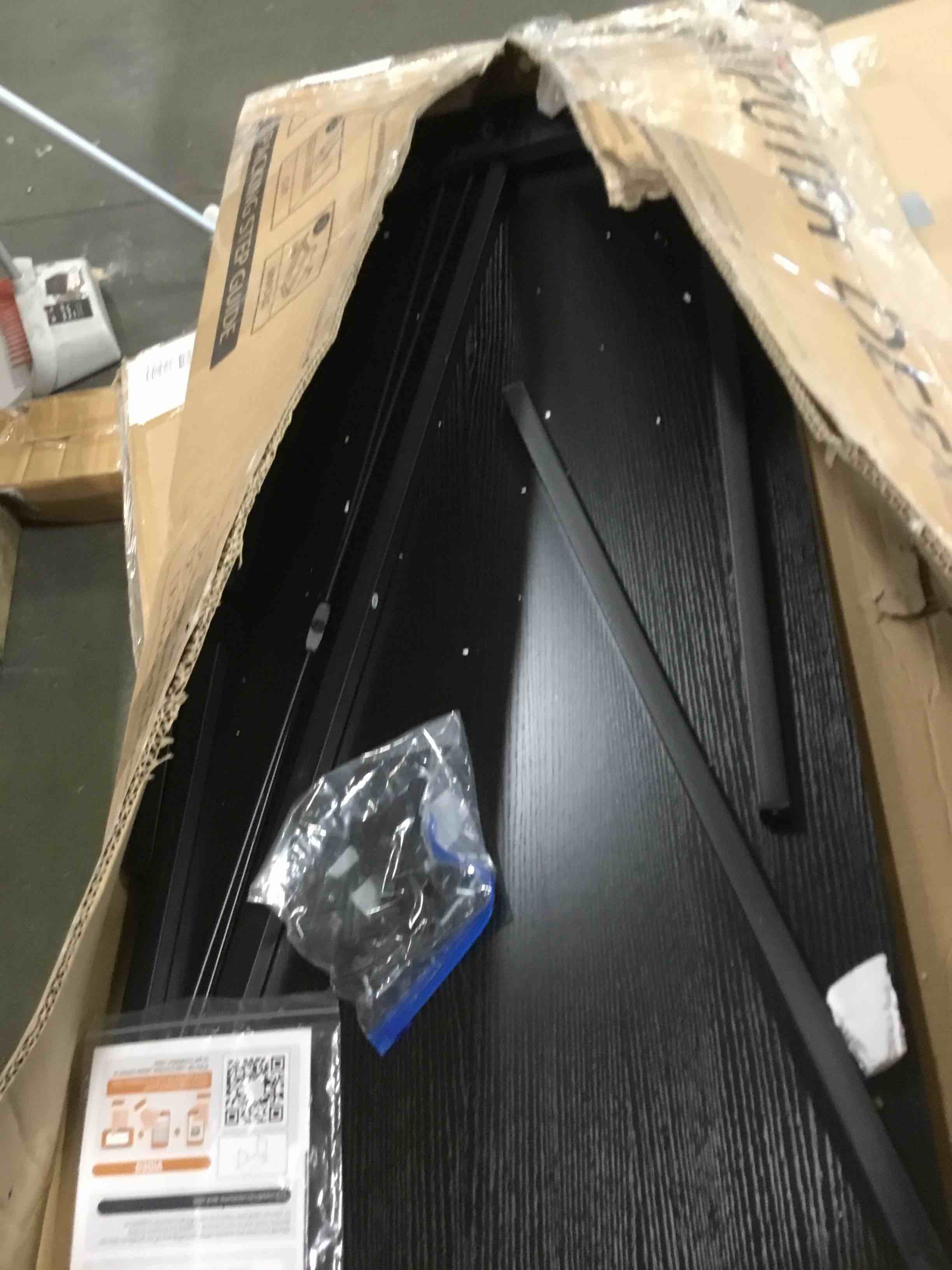 https://s3.amazonaws.com/lotting-images-prod/bidfta/RED5722386_1716295476752.jpeg