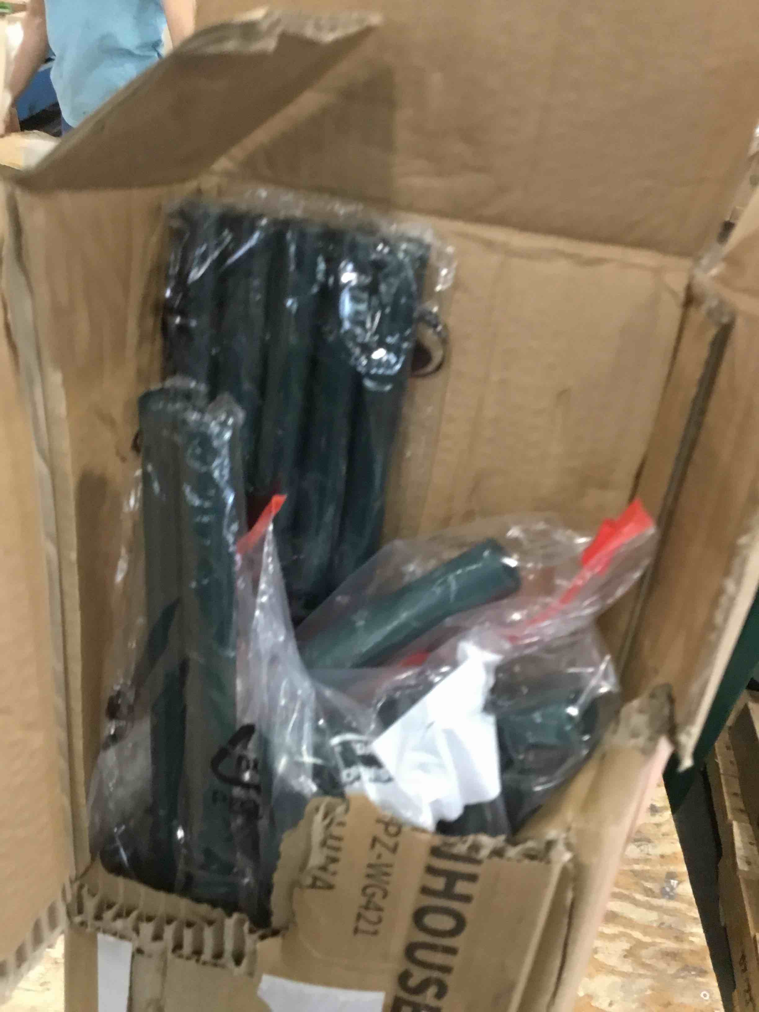 https://s3.amazonaws.com/lotting-images-prod/bidfta/RED5722535_1716317695807.jpeg