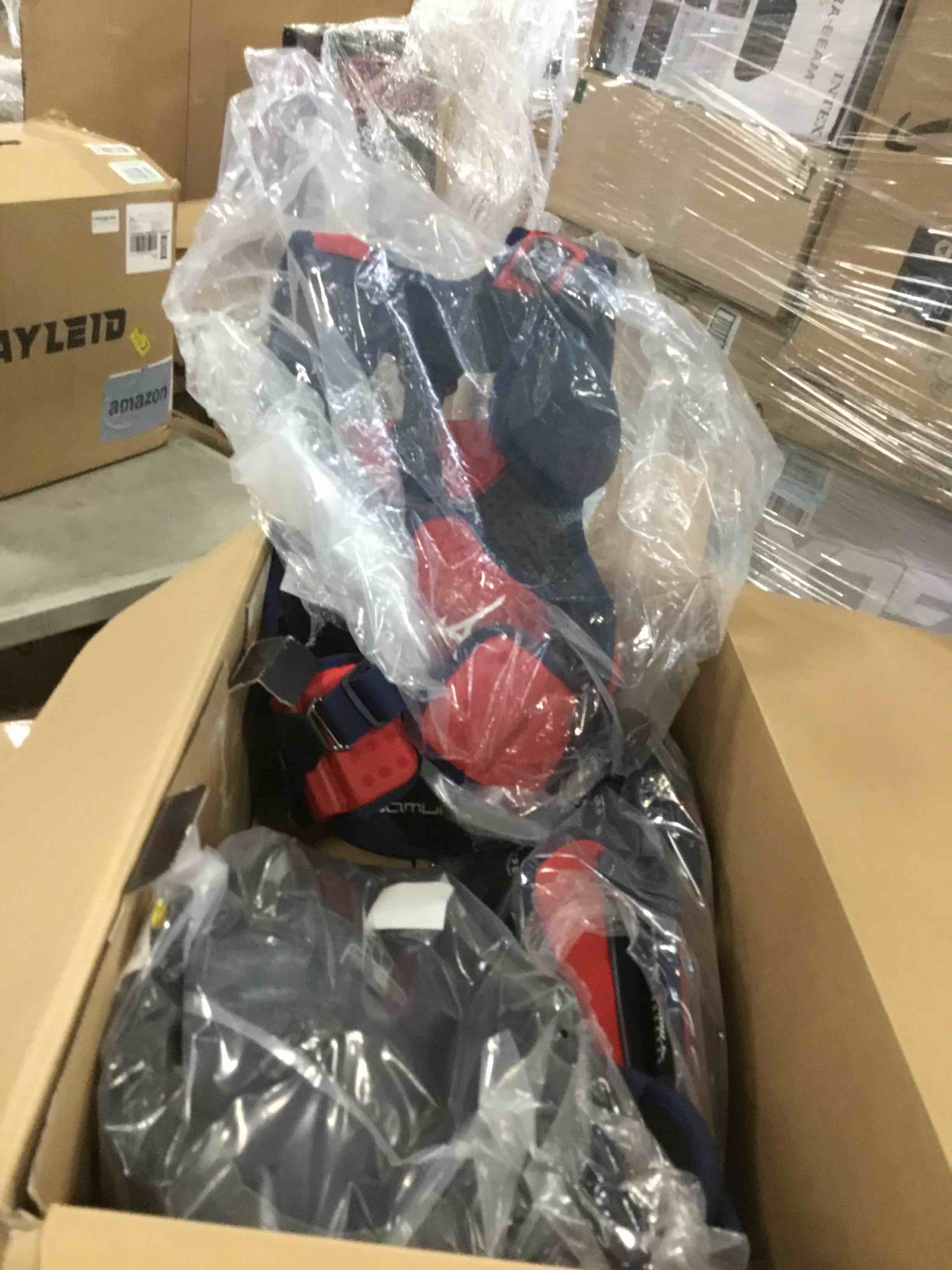 https://s3.amazonaws.com/lotting-images-prod/bidfta/RED5722697_1716389061092.jpeg