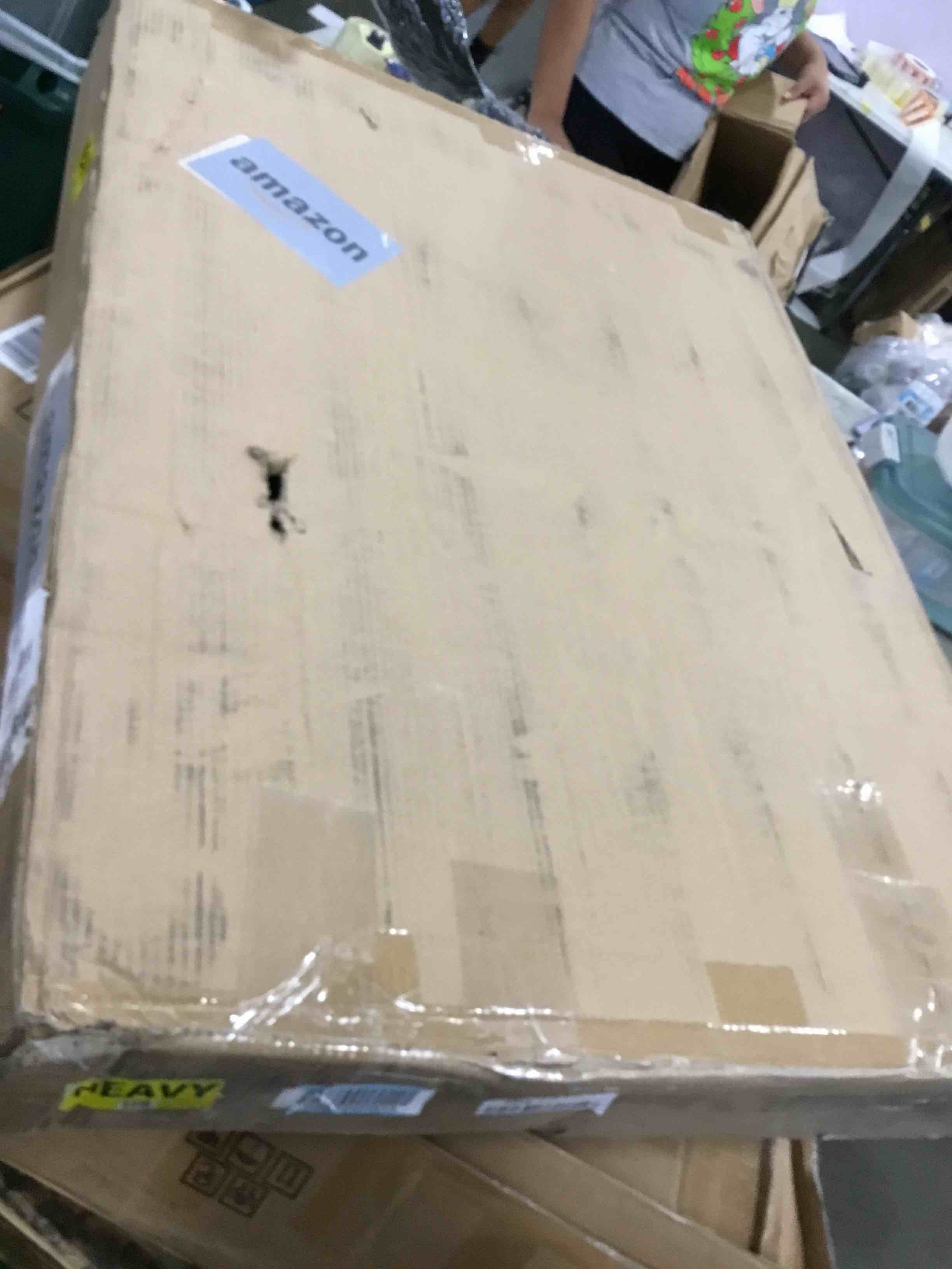 https://s3.amazonaws.com/lotting-images-prod/bidfta/RED5722871_1716469850892.jpeg