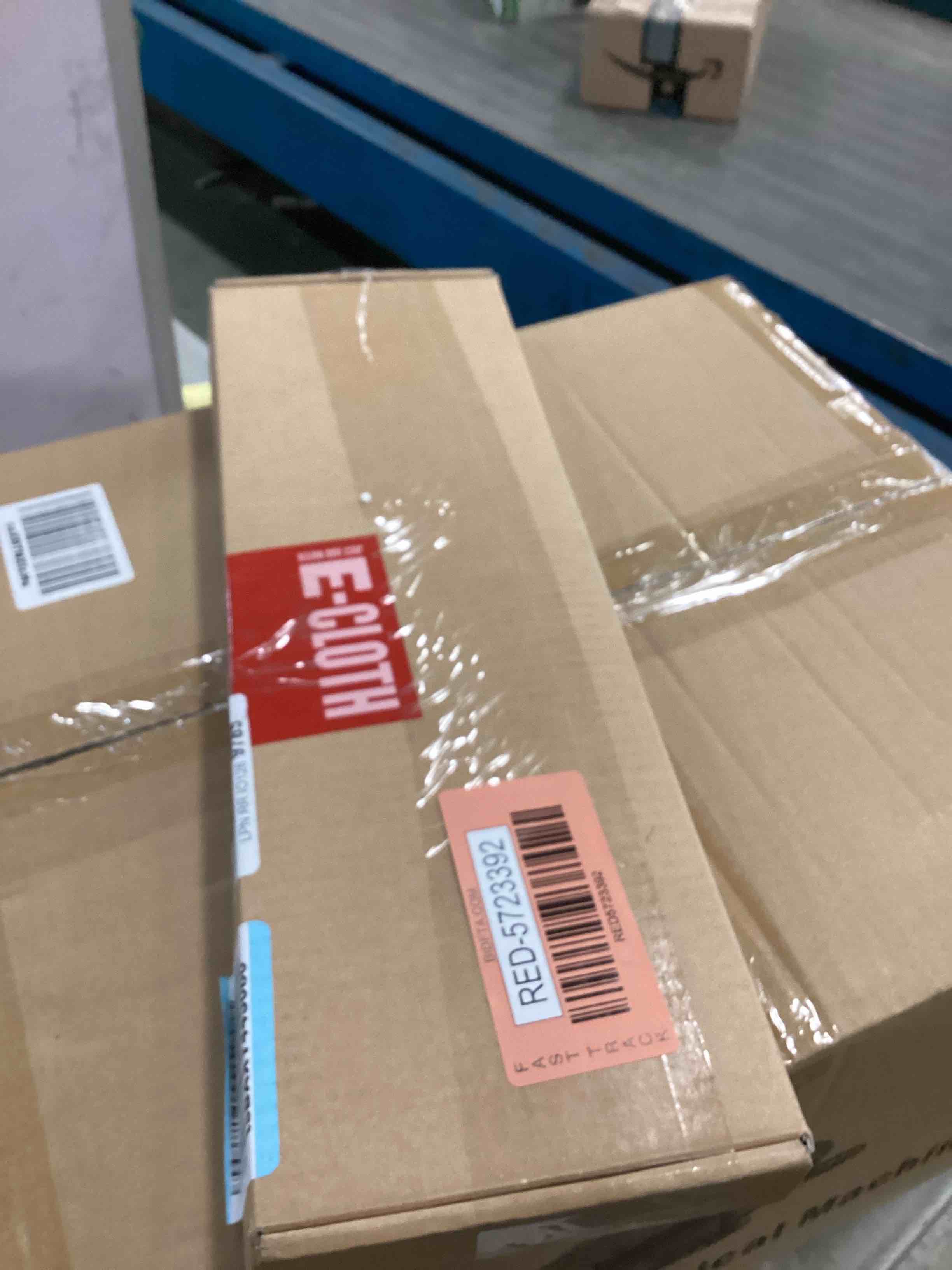 https://s3.amazonaws.com/lotting-images-prod/bidfta/RED5723392_1715006067688.jpeg