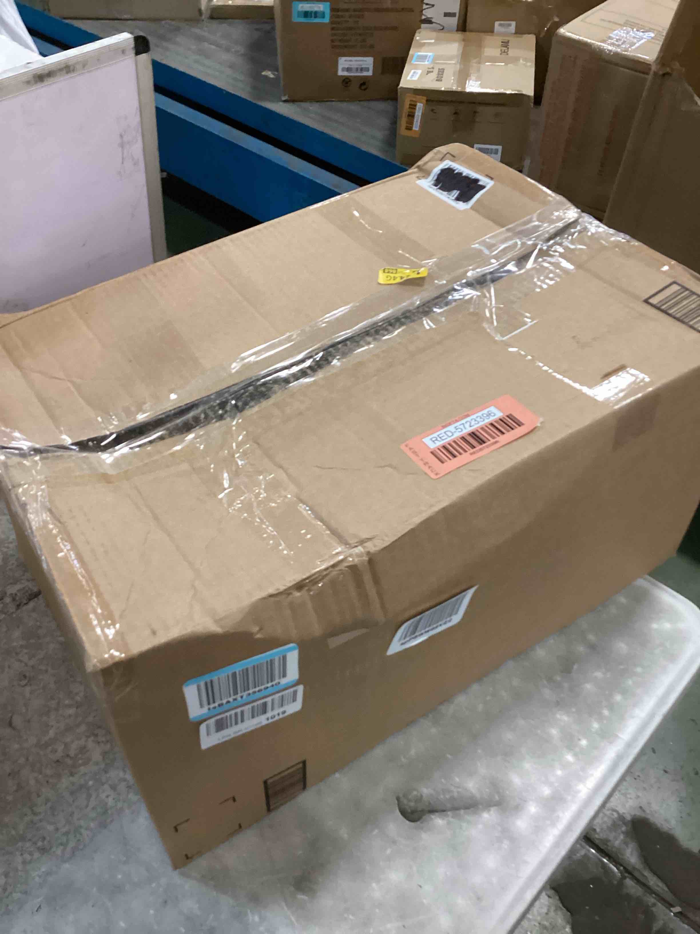 https://s3.amazonaws.com/lotting-images-prod/bidfta/RED5723396_1715006440664.jpeg