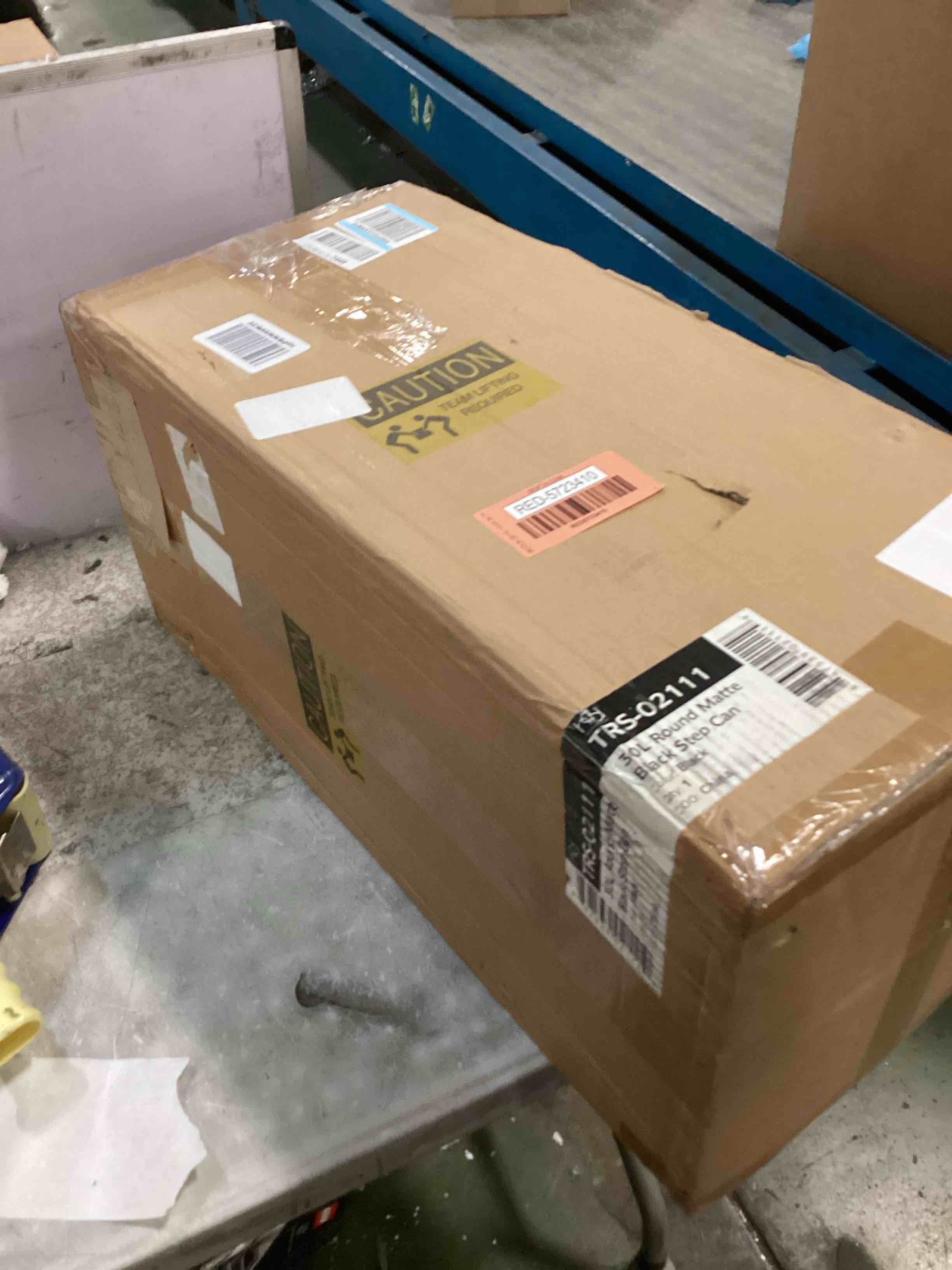 https://s3.amazonaws.com/lotting-images-prod/bidfta/RED5723410_1715007594345.jpeg