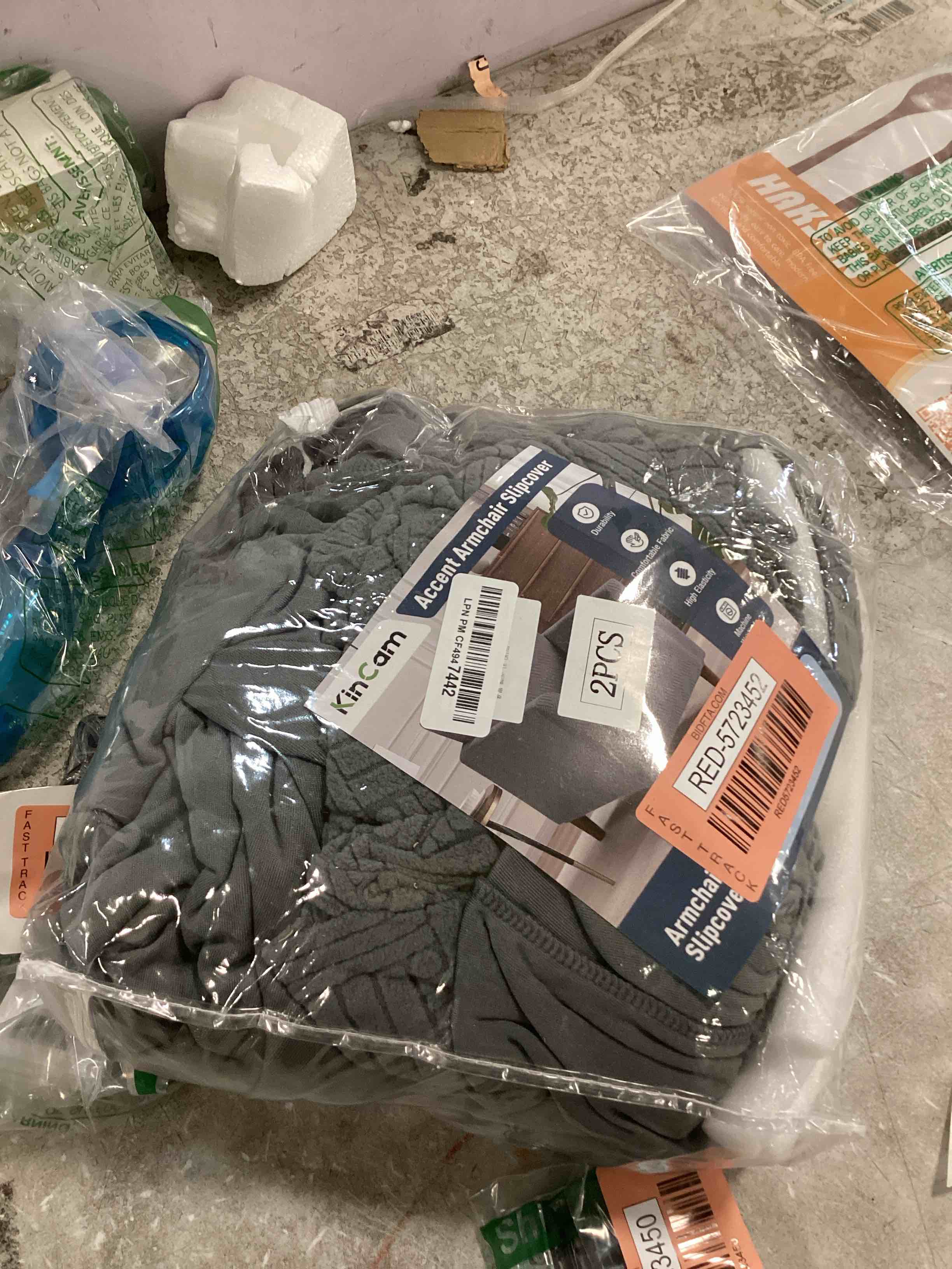 https://s3.amazonaws.com/lotting-images-prod/bidfta/RED5723452_1715010797832.jpeg